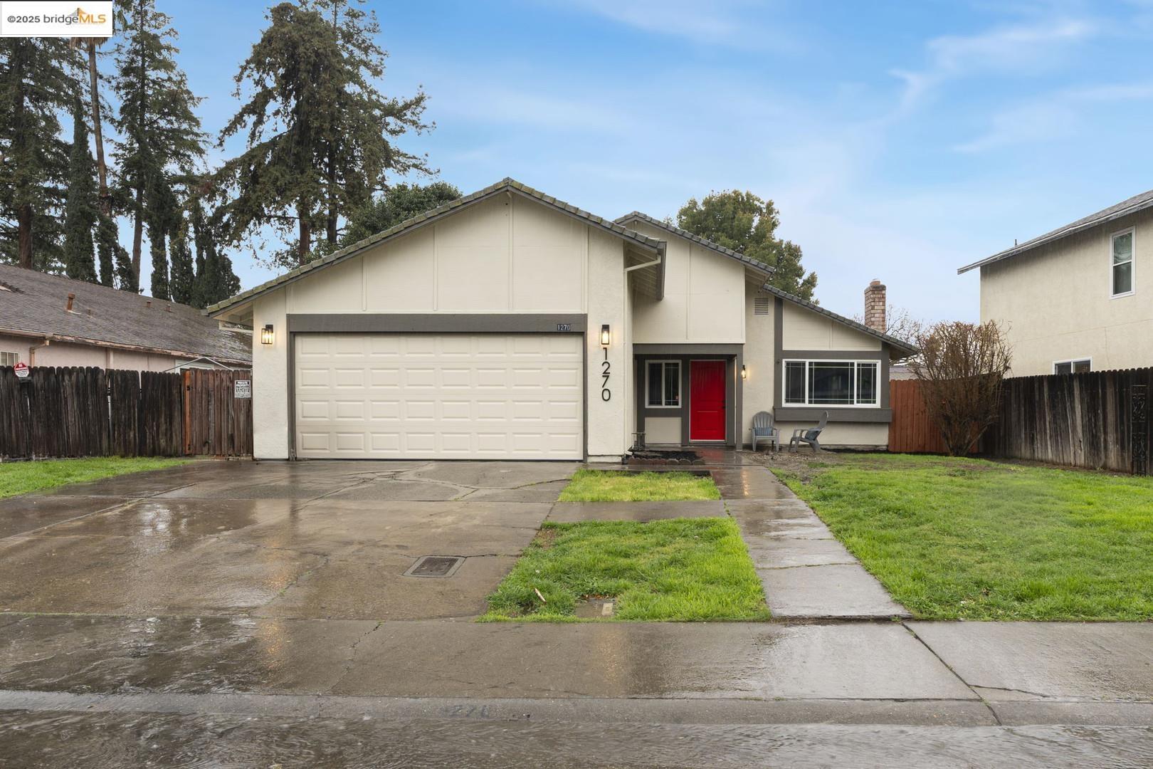 Detail Gallery Image 1 of 1 For 1270 Trail End Way, Sacramento,  CA 95834 - 3 Beds | 2 Baths