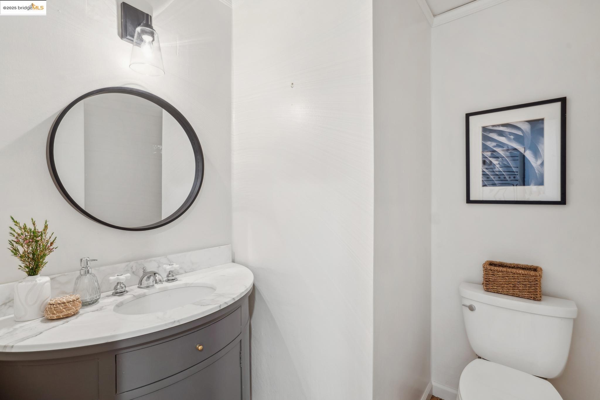 Detail Gallery Image 14 of 34 For 97 Clarewood Lane, Oakland,  CA 94618 - 2 Beds | 2/1 Baths