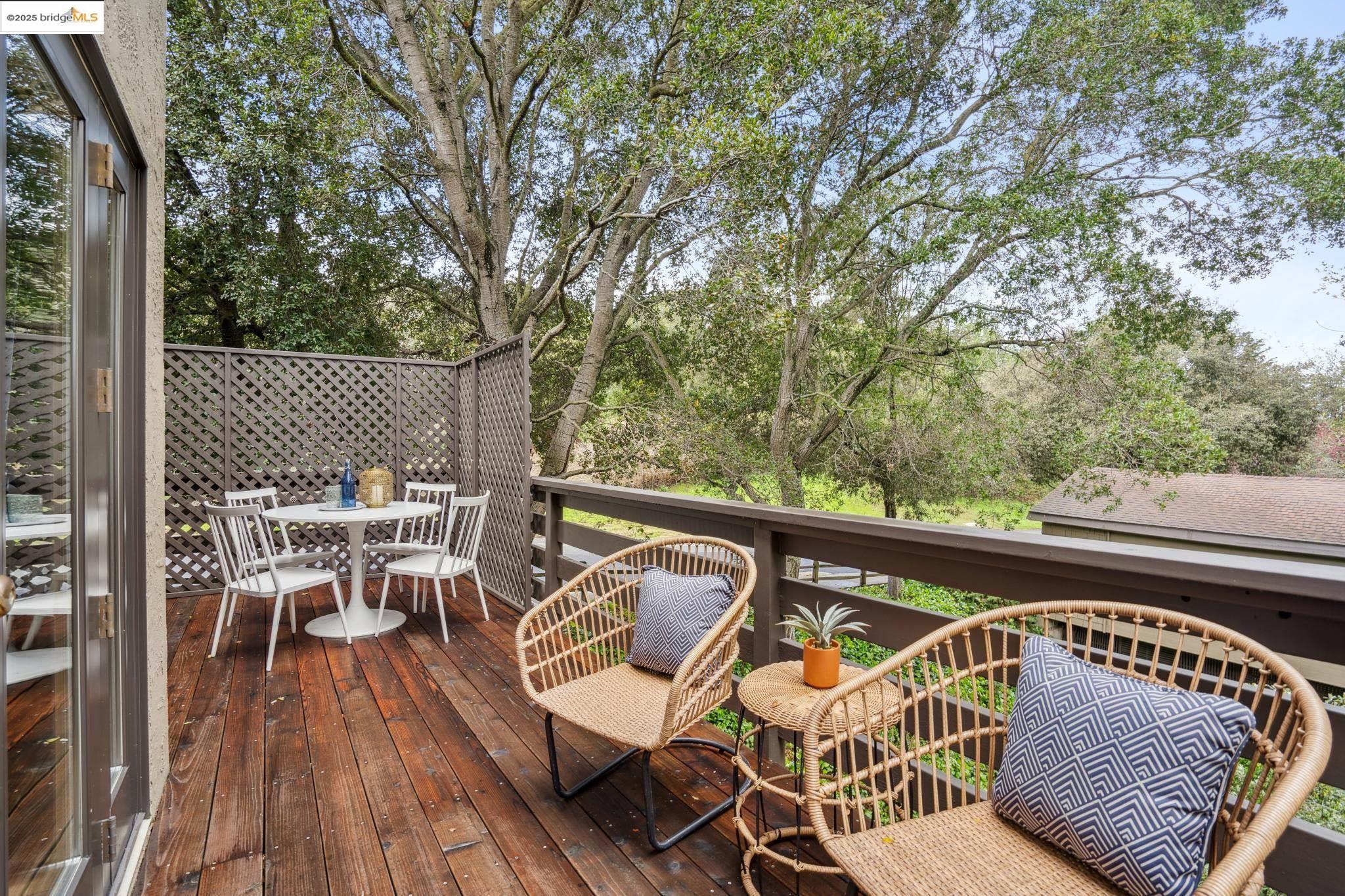 Detail Gallery Image 33 of 34 For 97 Clarewood Lane, Oakland,  CA 94618 - 2 Beds | 2/1 Baths