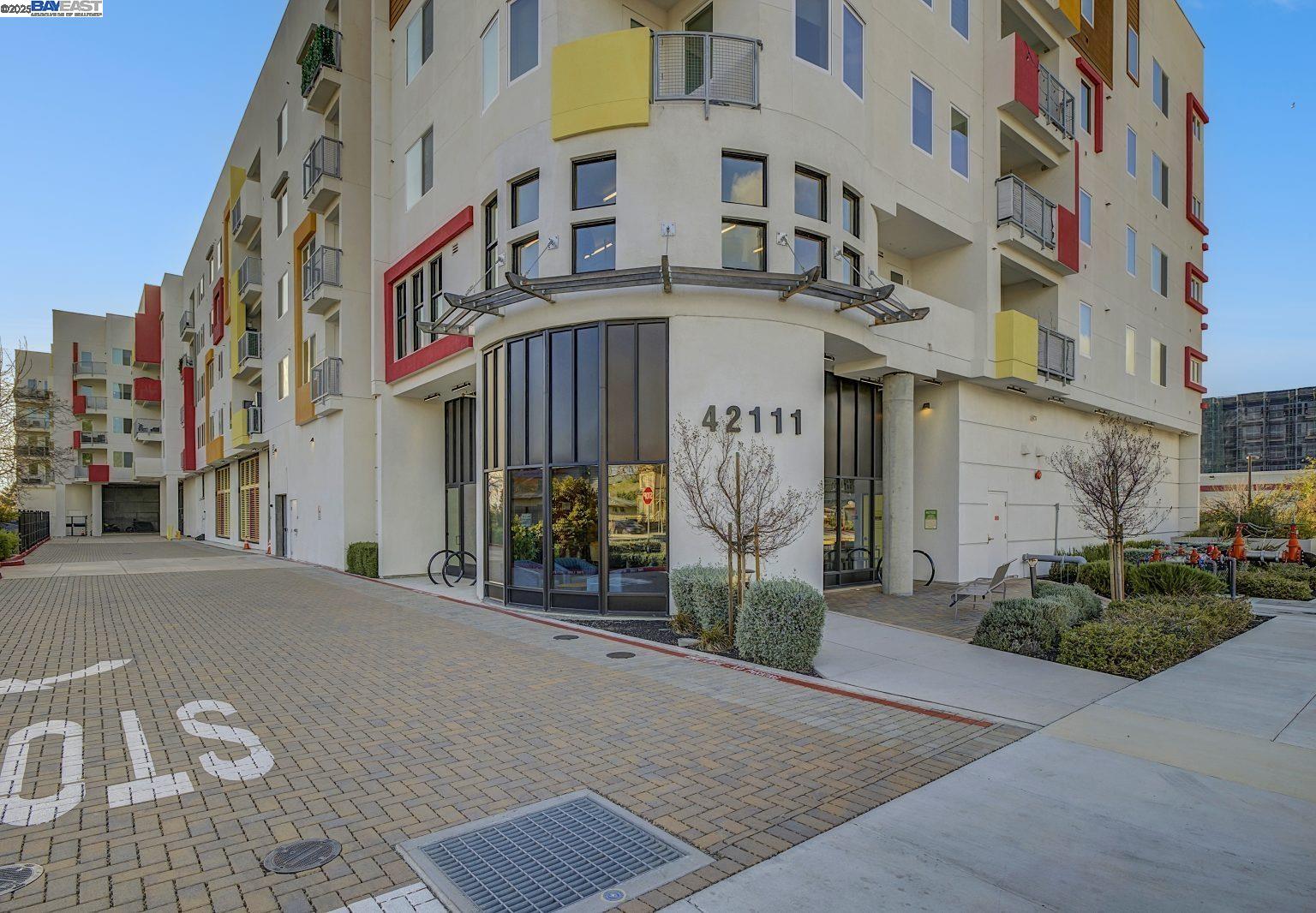 More Details about MLS # 41089481 : 42111 OSGOOD RD # 210