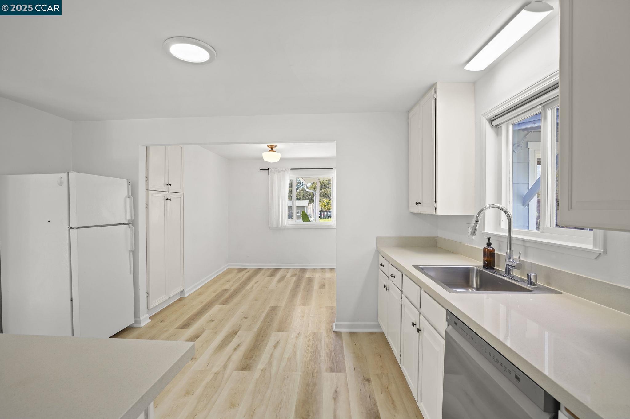 Detail Gallery Image 11 of 23 For 742 La Paloma Rd, El Sobrante,  CA 94803 - 2 Beds | 1 Baths