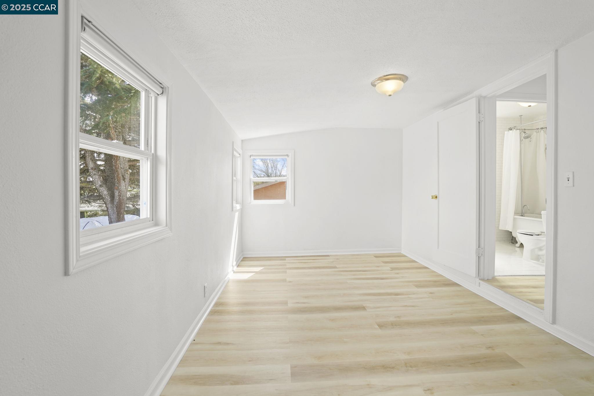 Detail Gallery Image 12 of 23 For 742 La Paloma Rd, El Sobrante,  CA 94803 - 2 Beds | 1 Baths