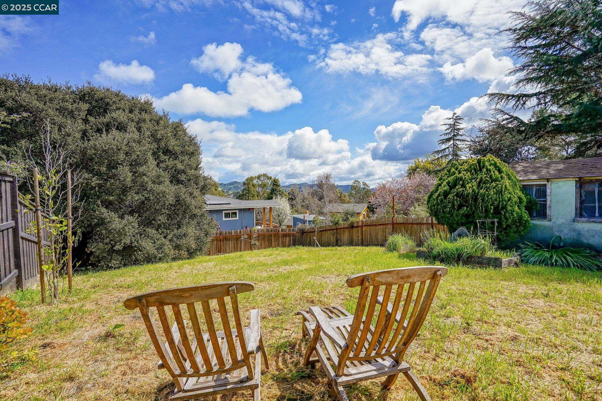 Detail Gallery Image 19 of 23 For 742 La Paloma Rd, El Sobrante,  CA 94803 - 2 Beds | 1 Baths