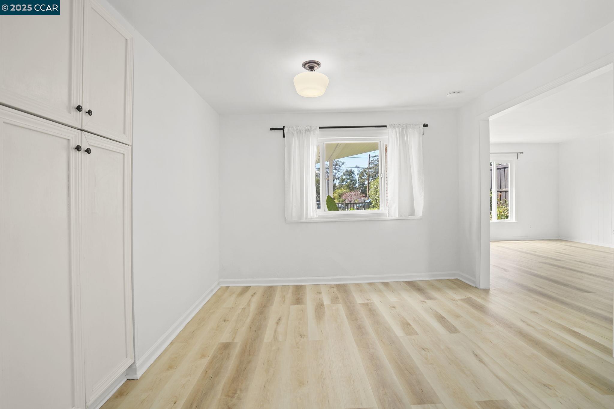 Detail Gallery Image 8 of 23 For 742 La Paloma Rd, El Sobrante,  CA 94803 - 2 Beds | 1 Baths