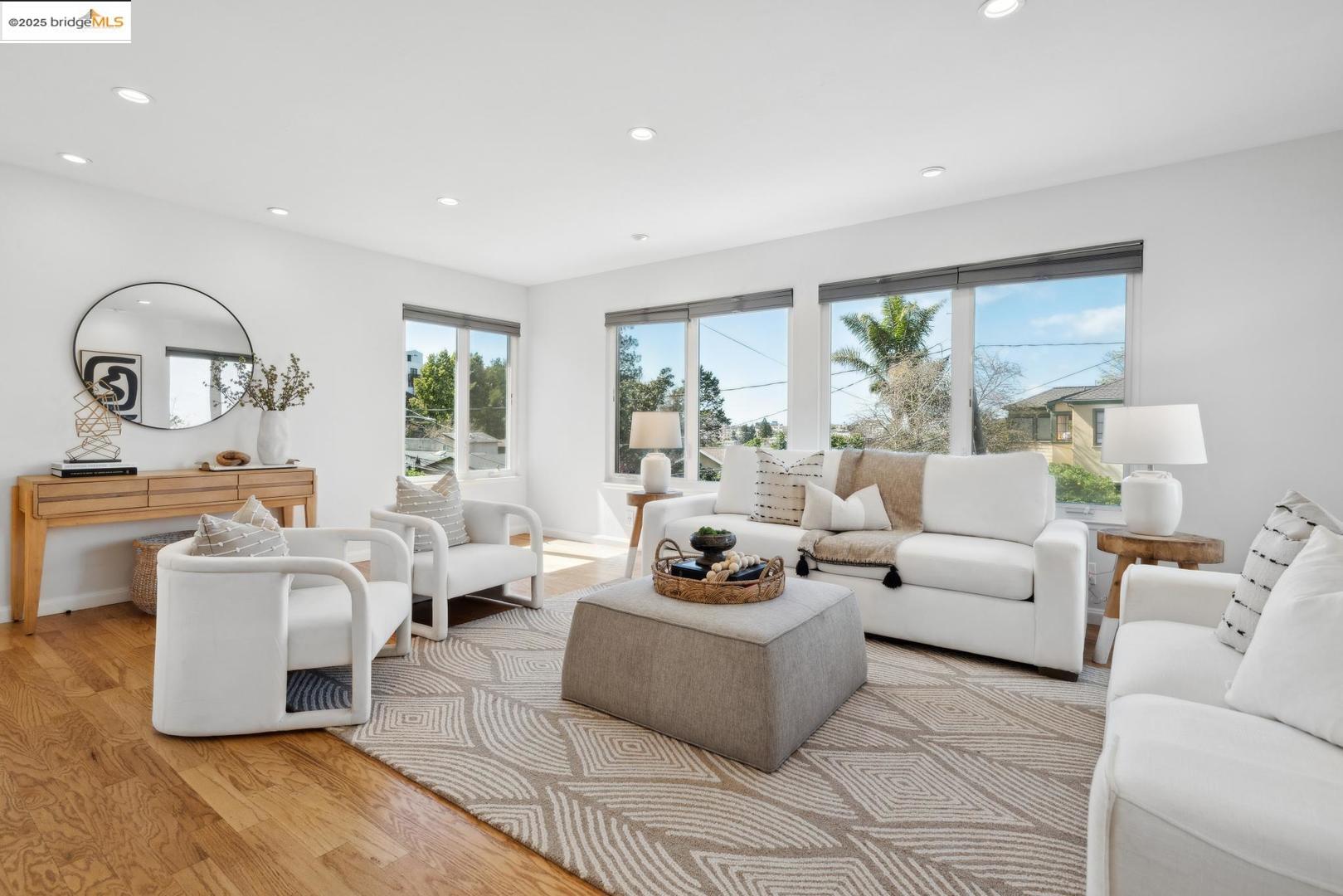 Detail Gallery Image 1 of 1 For 721 Rosal Ave, Oakland,  CA 94610 - 3 Beds | 2 Baths