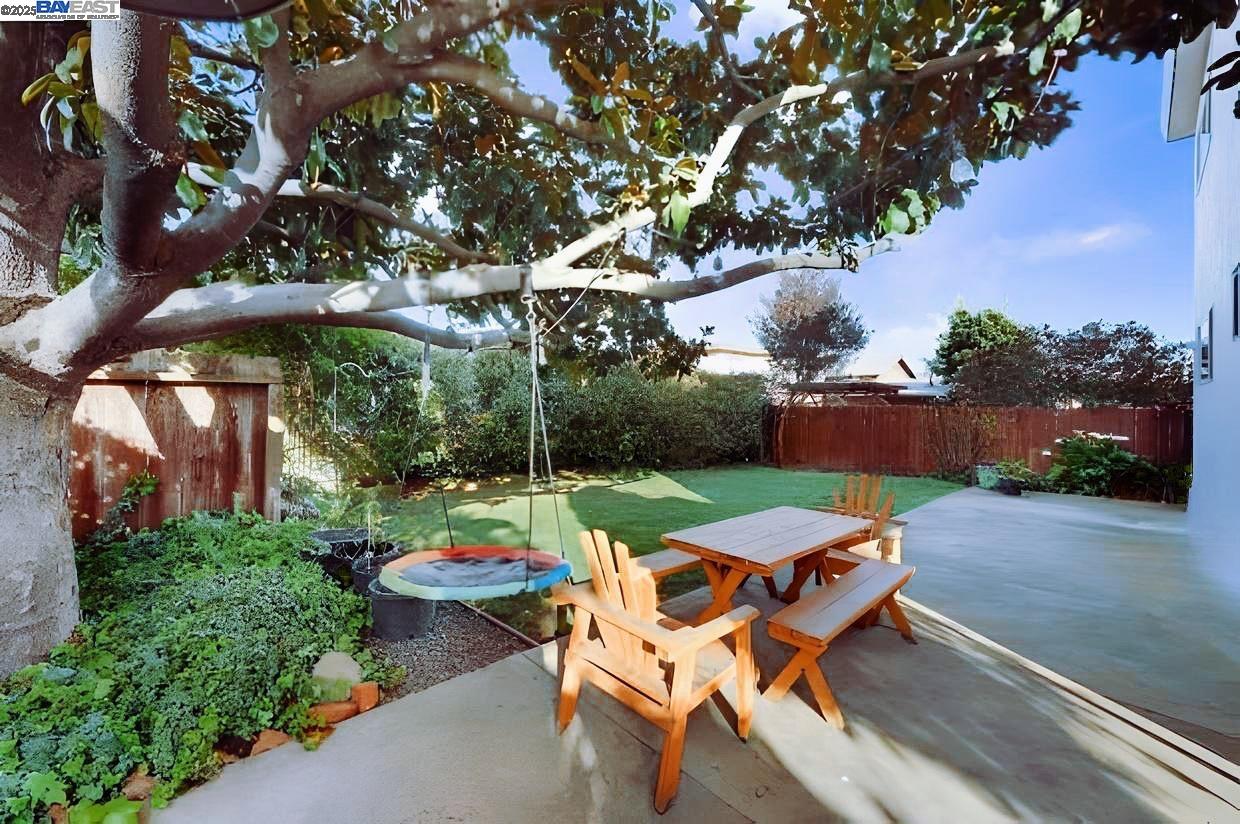 3054 Bona St # A, Oakland, California 94601, 2 Bedrooms Bedrooms, 4 Rooms Rooms,1 BathroomBathrooms,Residential,For Sale,3054 Bona St # A,41089512