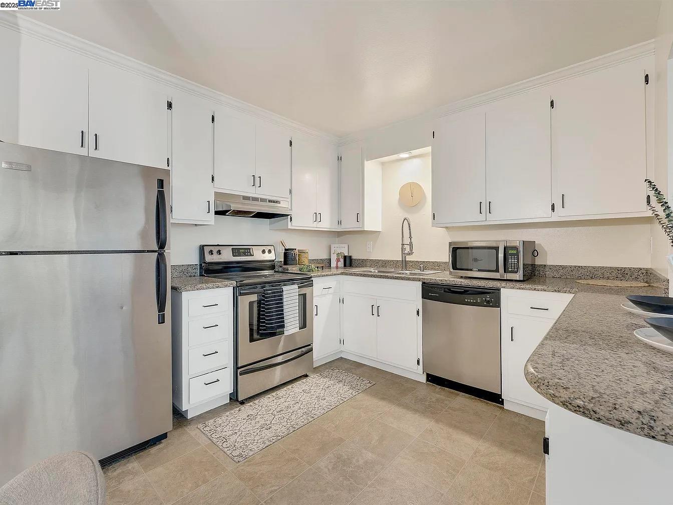 3054 Bona St # A, Oakland, California 94601, 2 Bedrooms Bedrooms, 4 Rooms Rooms,1 BathroomBathrooms,Residential,For Sale,3054 Bona St # A,41089512