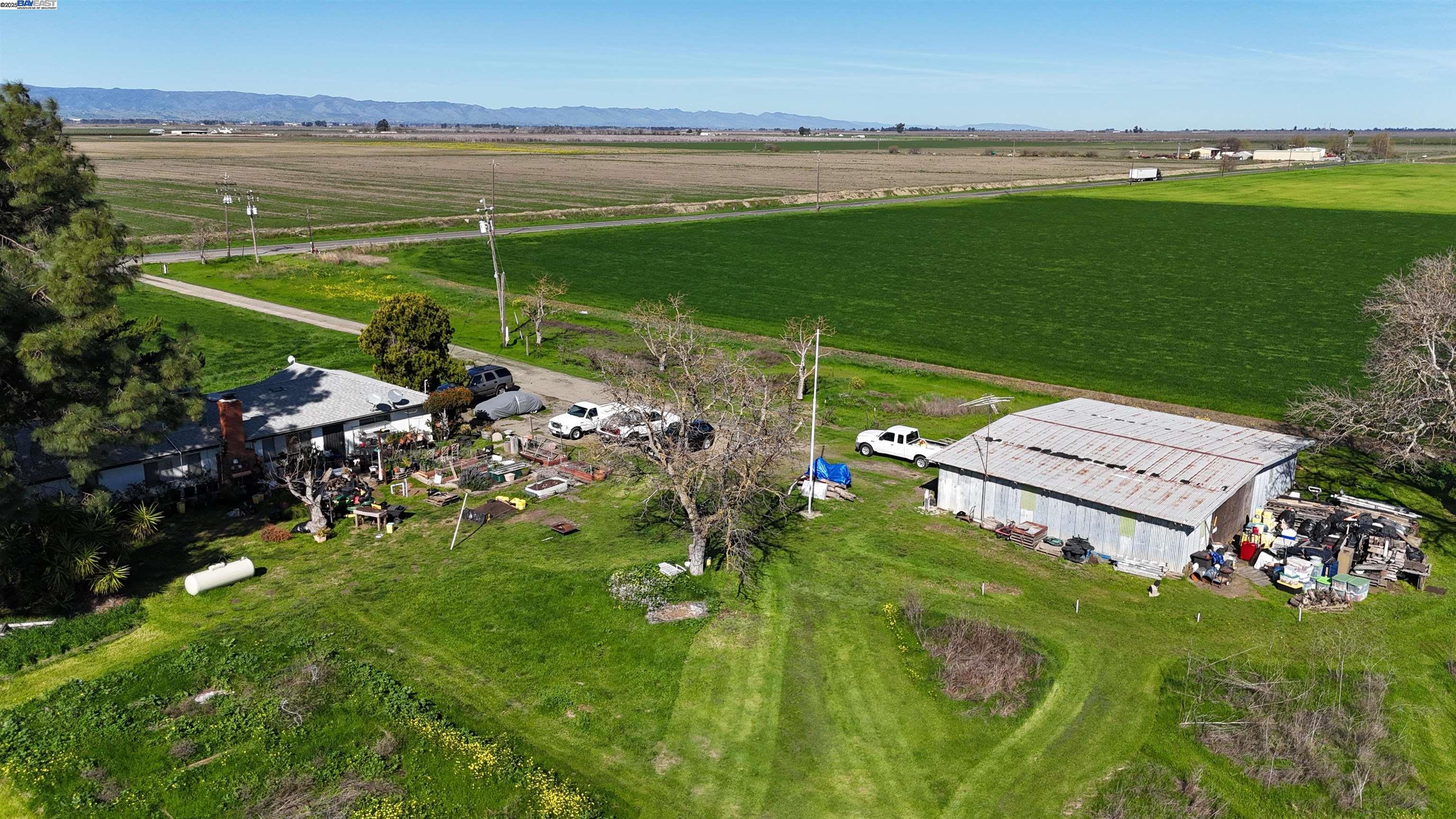 Detail Gallery Image 2 of 8 For 6282 Rio Dixon Rd, Dixon,  CA 95620 - 3 Beds | 2 Baths