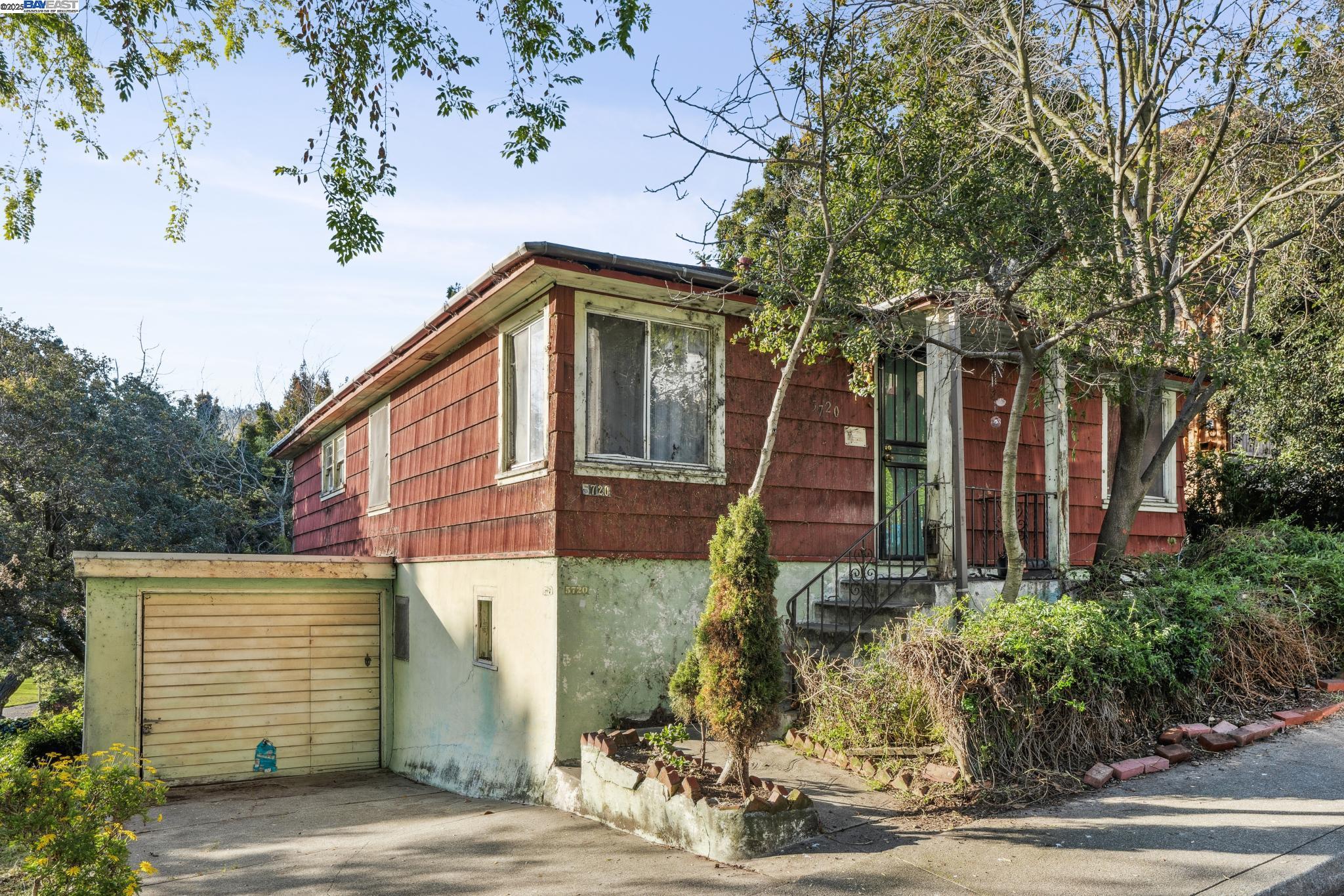 Detail Gallery Image 1 of 1 For 5720 El Dorado Ave, El Cerrito,  CA 94530 - 3 Beds | 2 Baths
