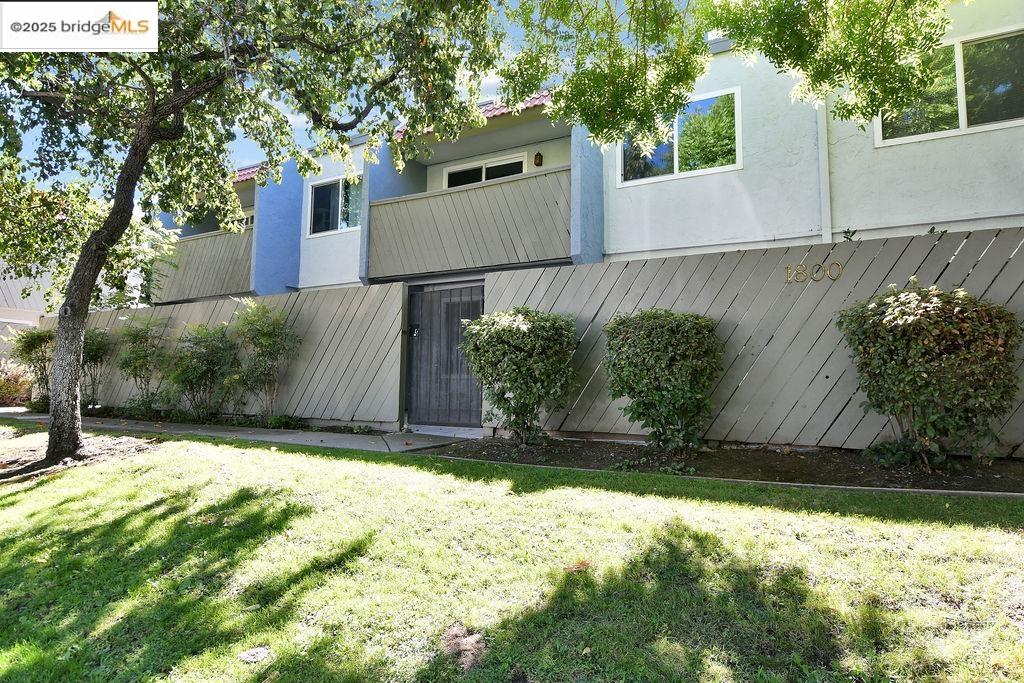 More Details about MLS # 41089546 : 1800 LAGUNA STREET # 7