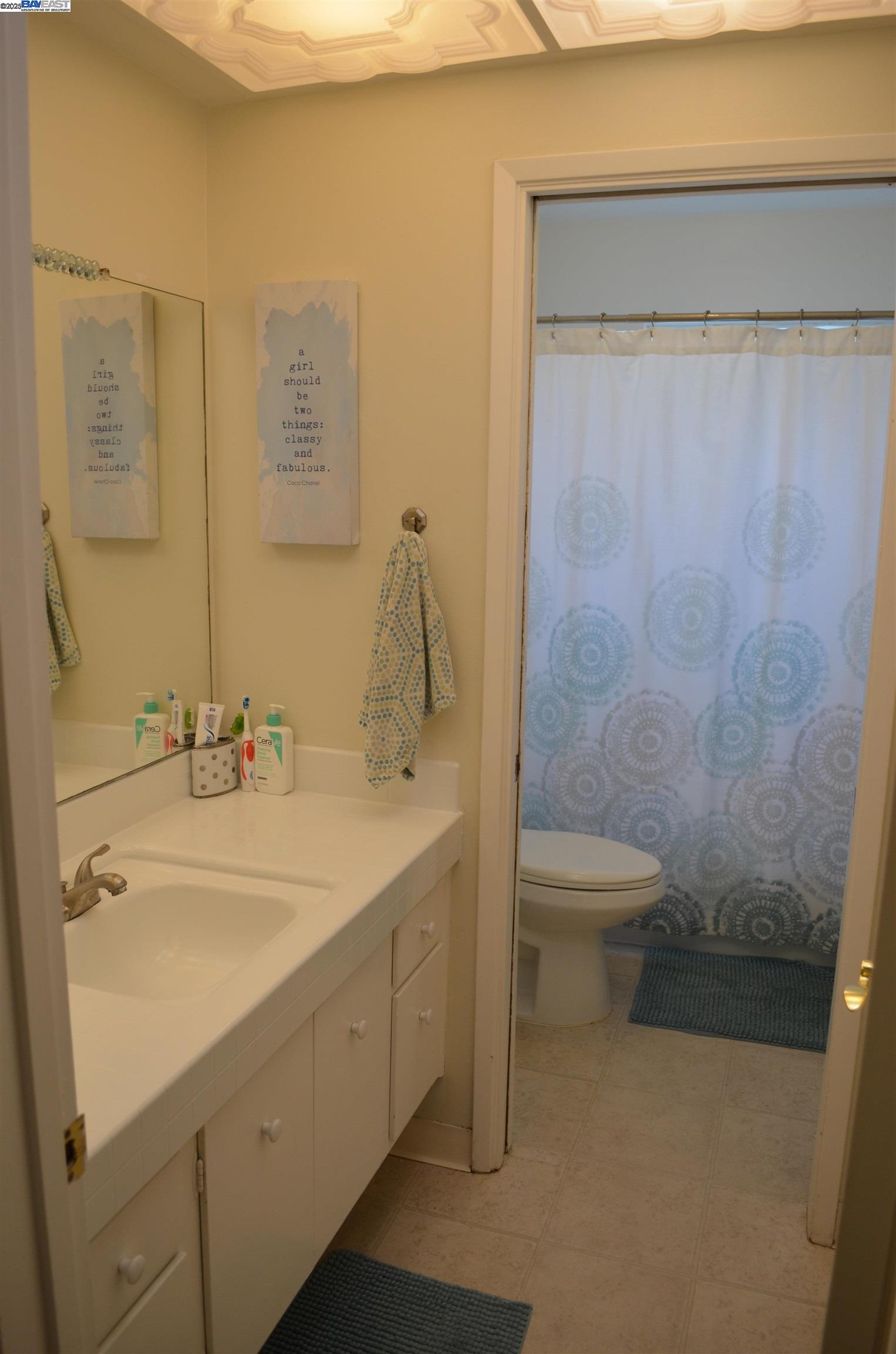 Detail Gallery Image 16 of 31 For 989 Twin Brook Dr, San Jose,  CA 95126 - 4 Beds | 2/1 Baths