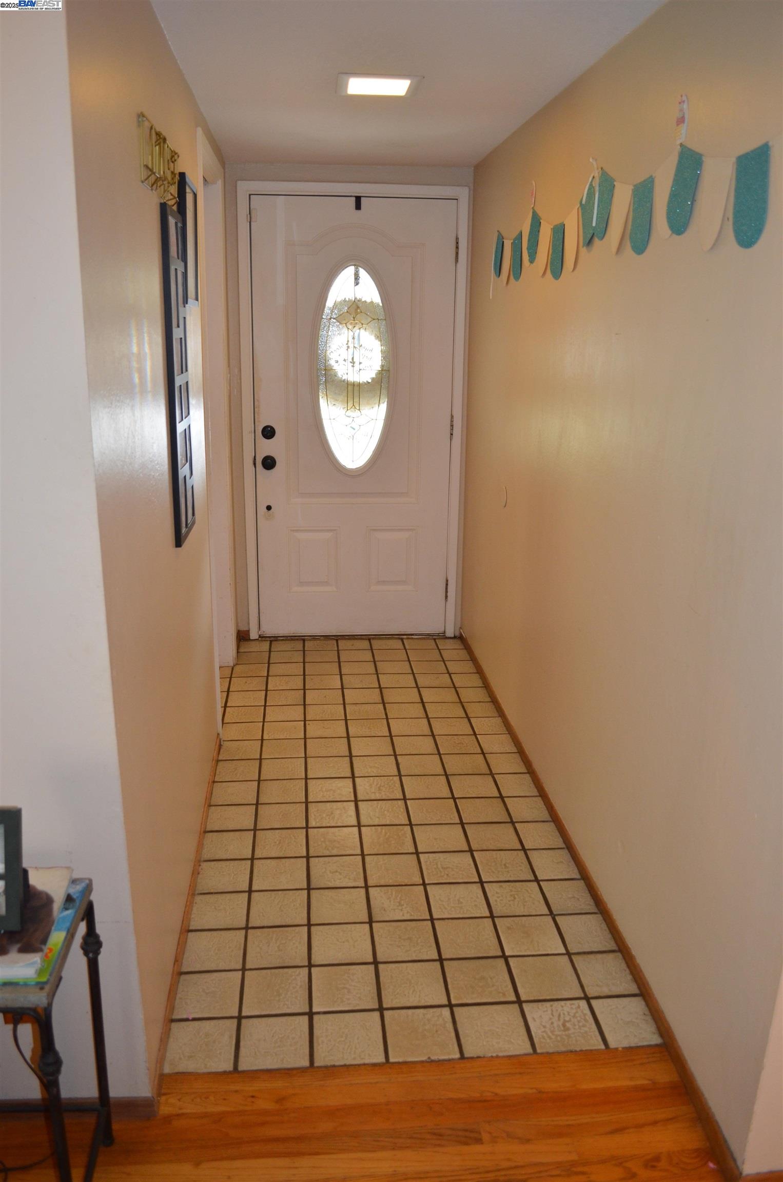 Detail Gallery Image 3 of 31 For 989 Twin Brook Dr, San Jose,  CA 95126 - 4 Beds | 2/1 Baths