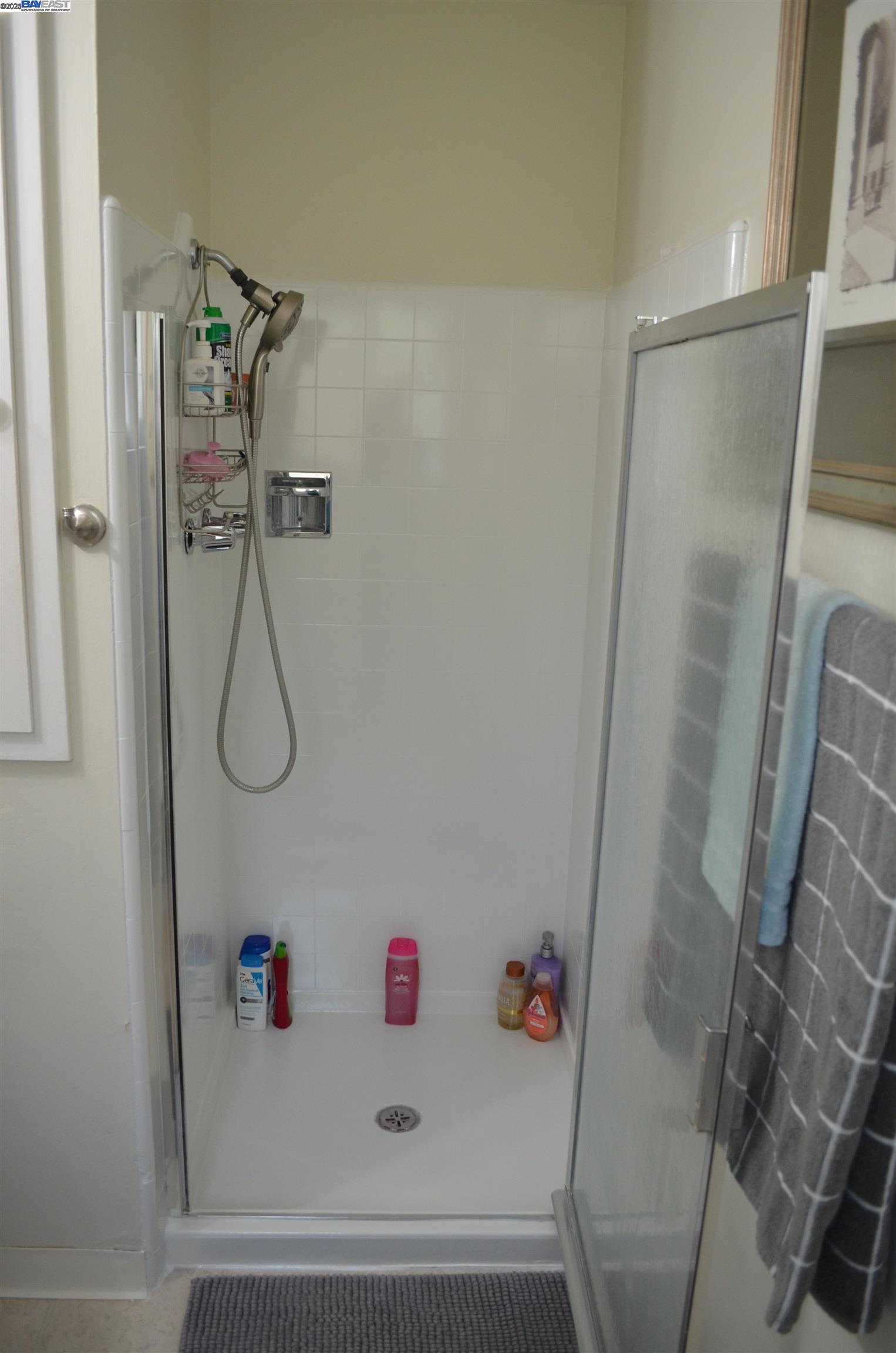 Detail Gallery Image 21 of 31 For 989 Twin Brook Dr, San Jose,  CA 95126 - 4 Beds | 2/1 Baths