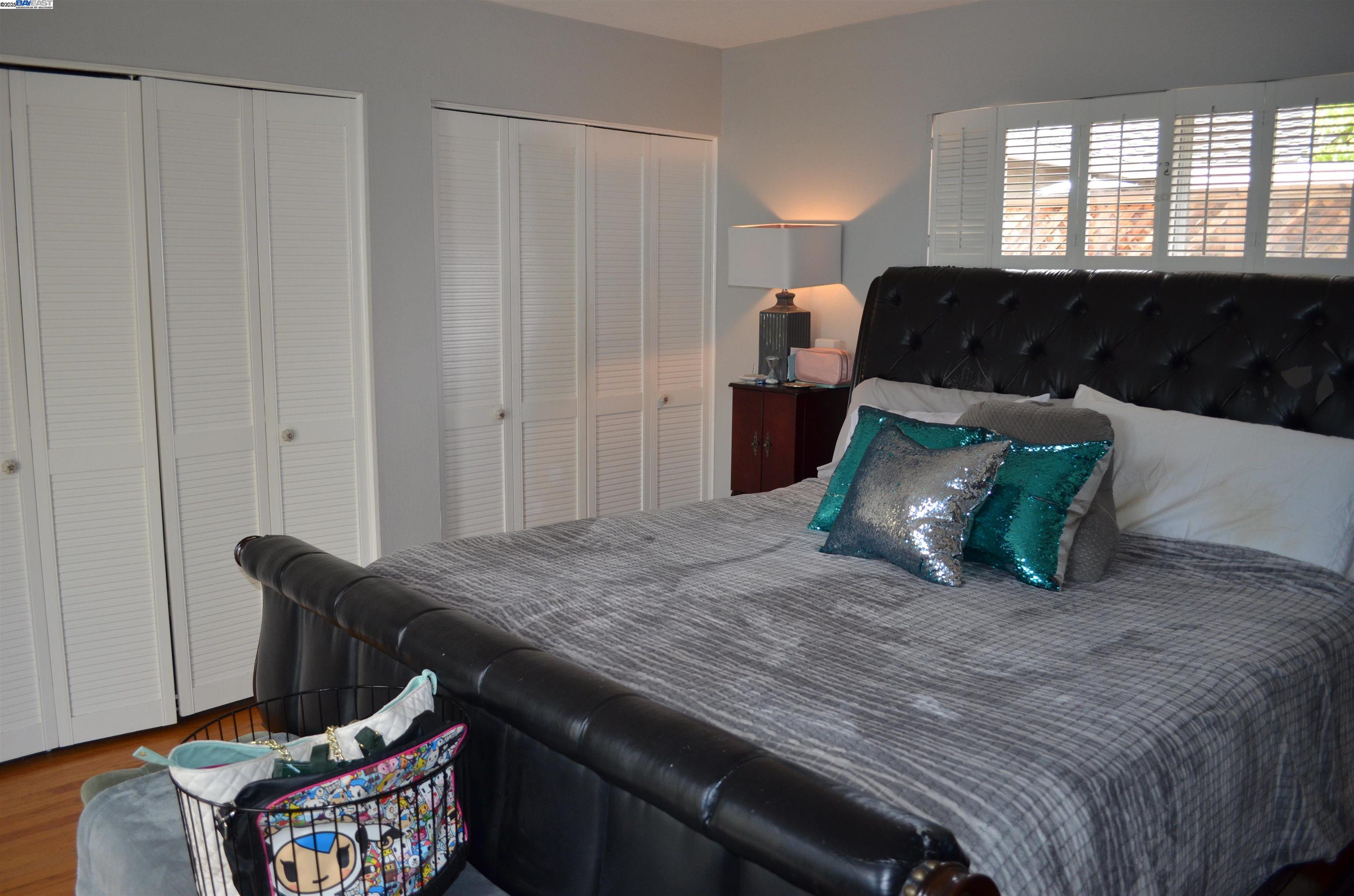 Detail Gallery Image 23 of 31 For 989 Twin Brook Dr, San Jose,  CA 95126 - 4 Beds | 2/1 Baths