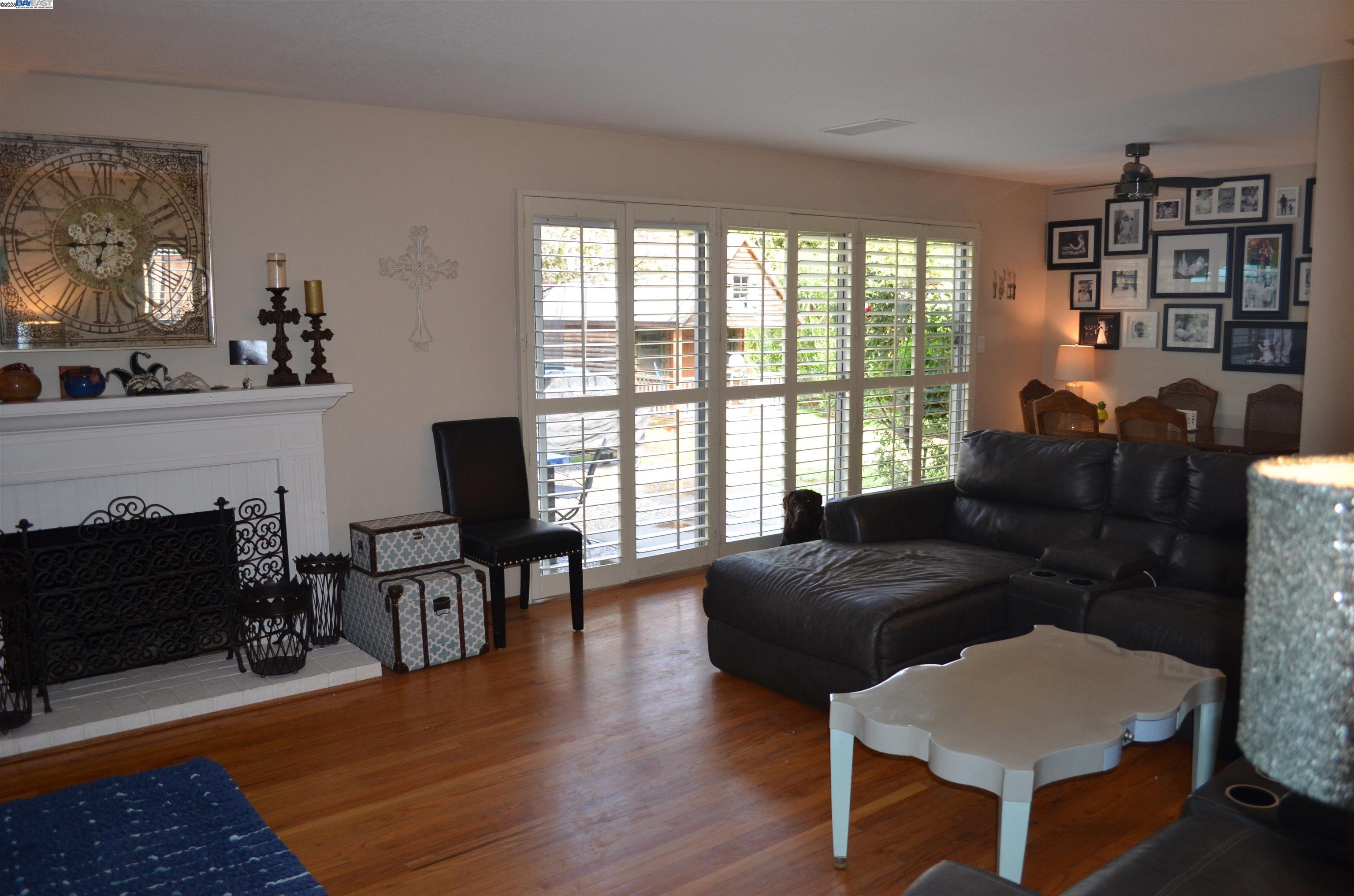 Detail Gallery Image 25 of 31 For 989 Twin Brook Dr, San Jose,  CA 95126 - 4 Beds | 2/1 Baths