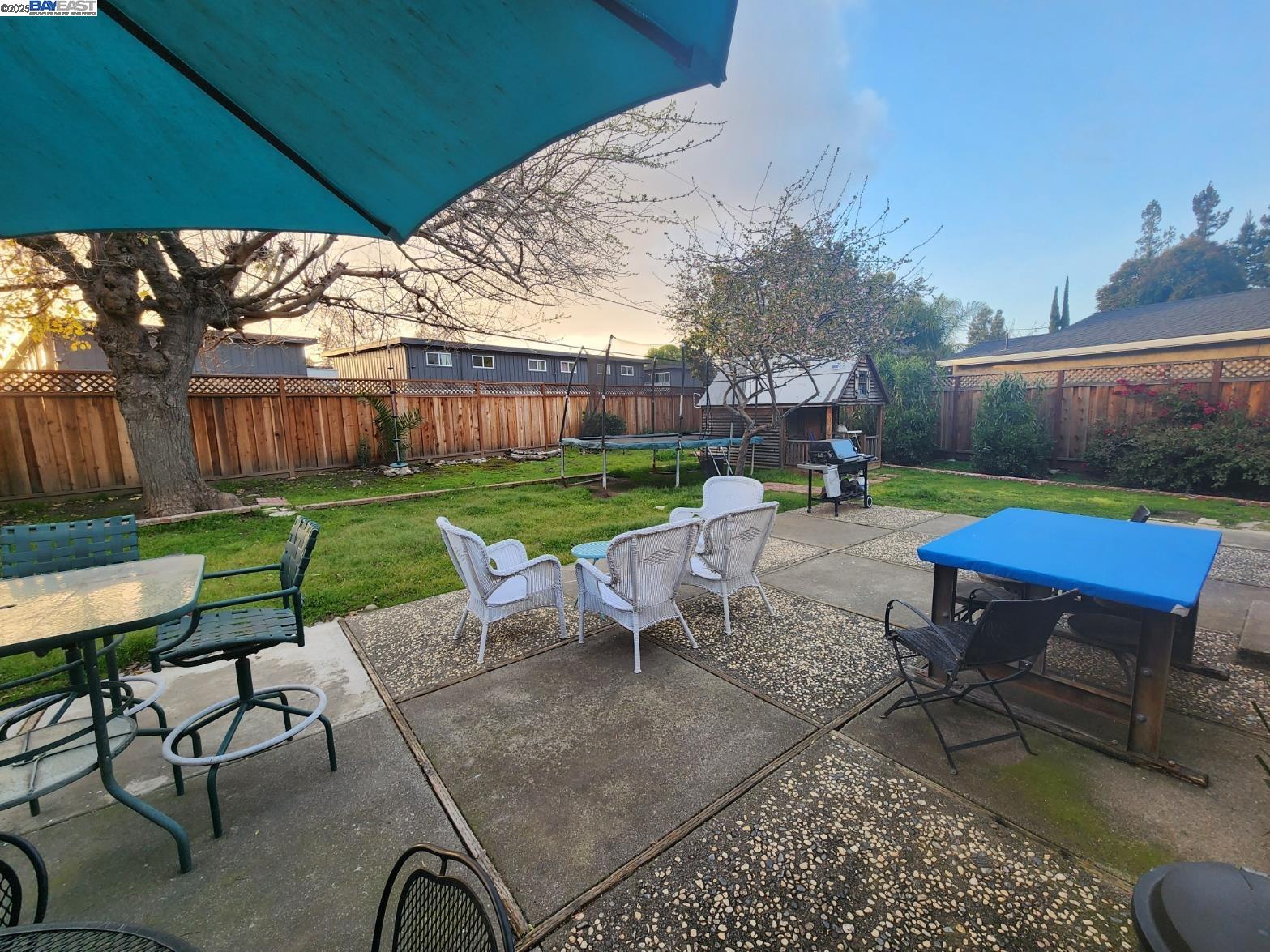 Detail Gallery Image 28 of 31 For 989 Twin Brook Dr, San Jose,  CA 95126 - 4 Beds | 2/1 Baths