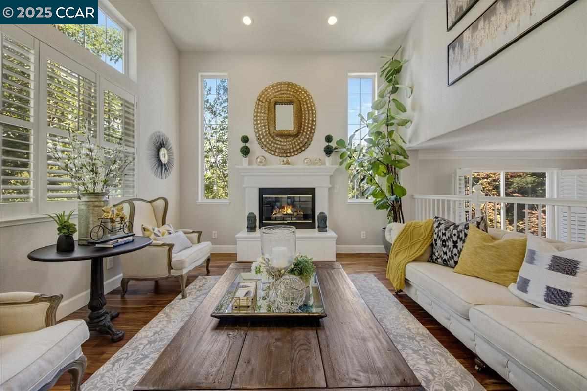 Detail Gallery Image 3 of 40 For 3796 Emery Ct, Concord,  CA 94518 - 4 Beds | 3 Baths