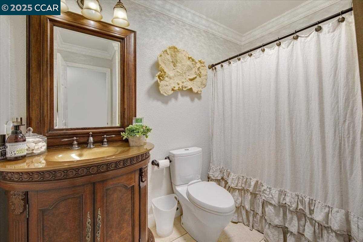 Detail Gallery Image 8 of 40 For 3796 Emery Ct, Concord,  CA 94518 - 4 Beds | 3 Baths