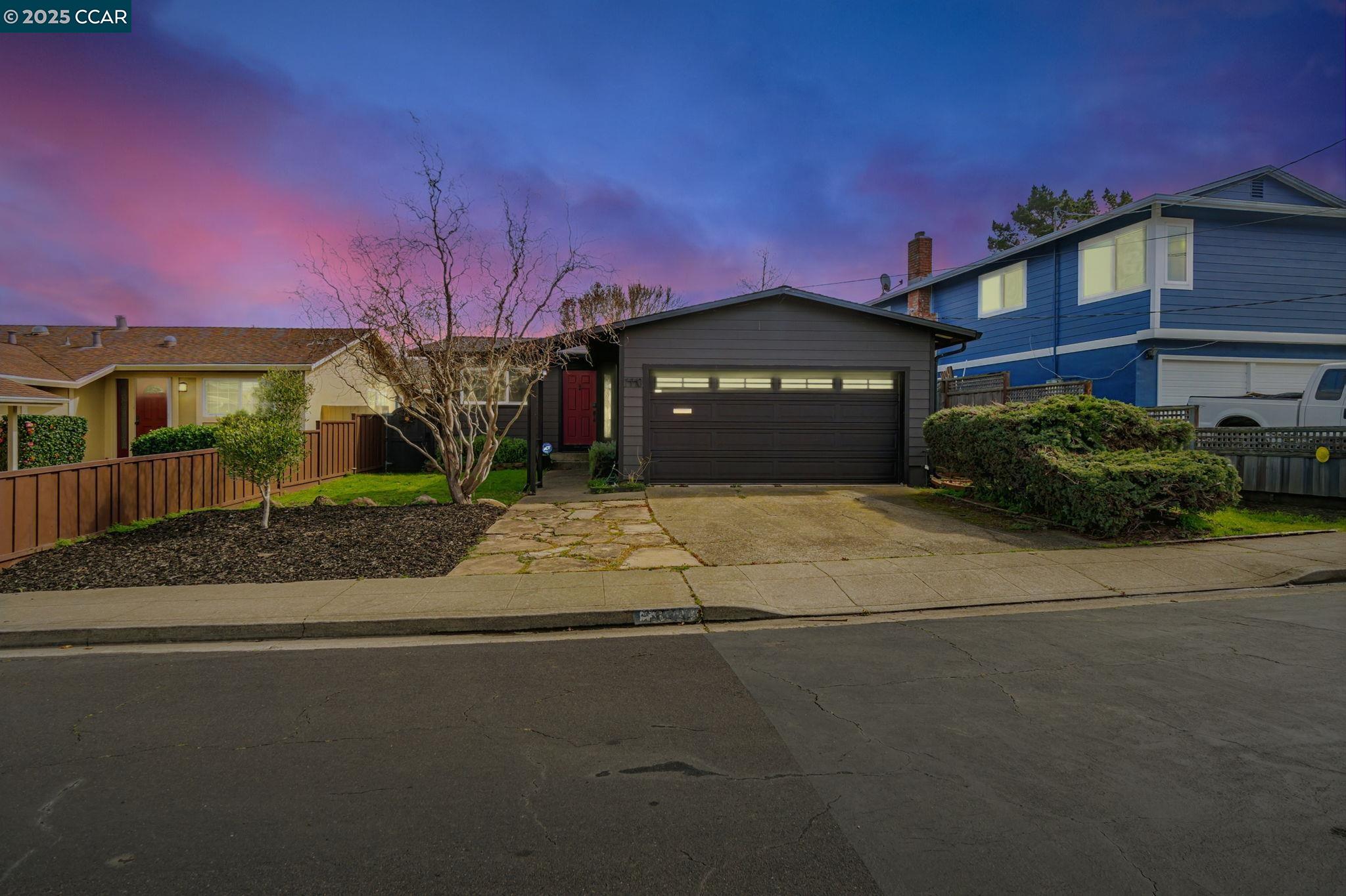 Detail Gallery Image 1 of 1 For 1440 Crespi Drive, Pacifica,  CA 94044 - 3 Beds | 2 Baths