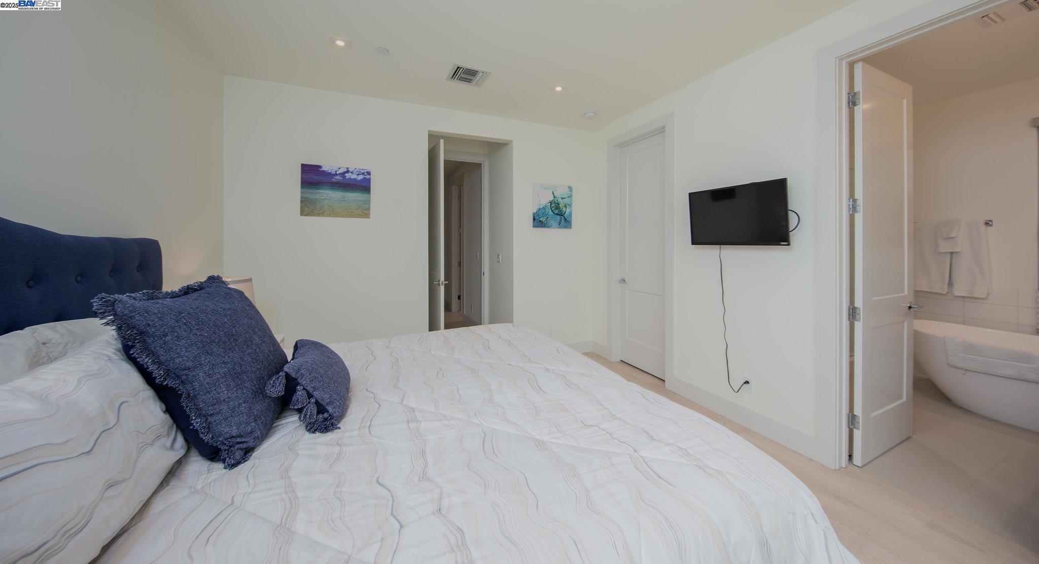 Detail Gallery Image 15 of 25 For 996 Harbor Haven Dr, Bodega Bay,  CA 94923 - 3 Beds | 2 Baths