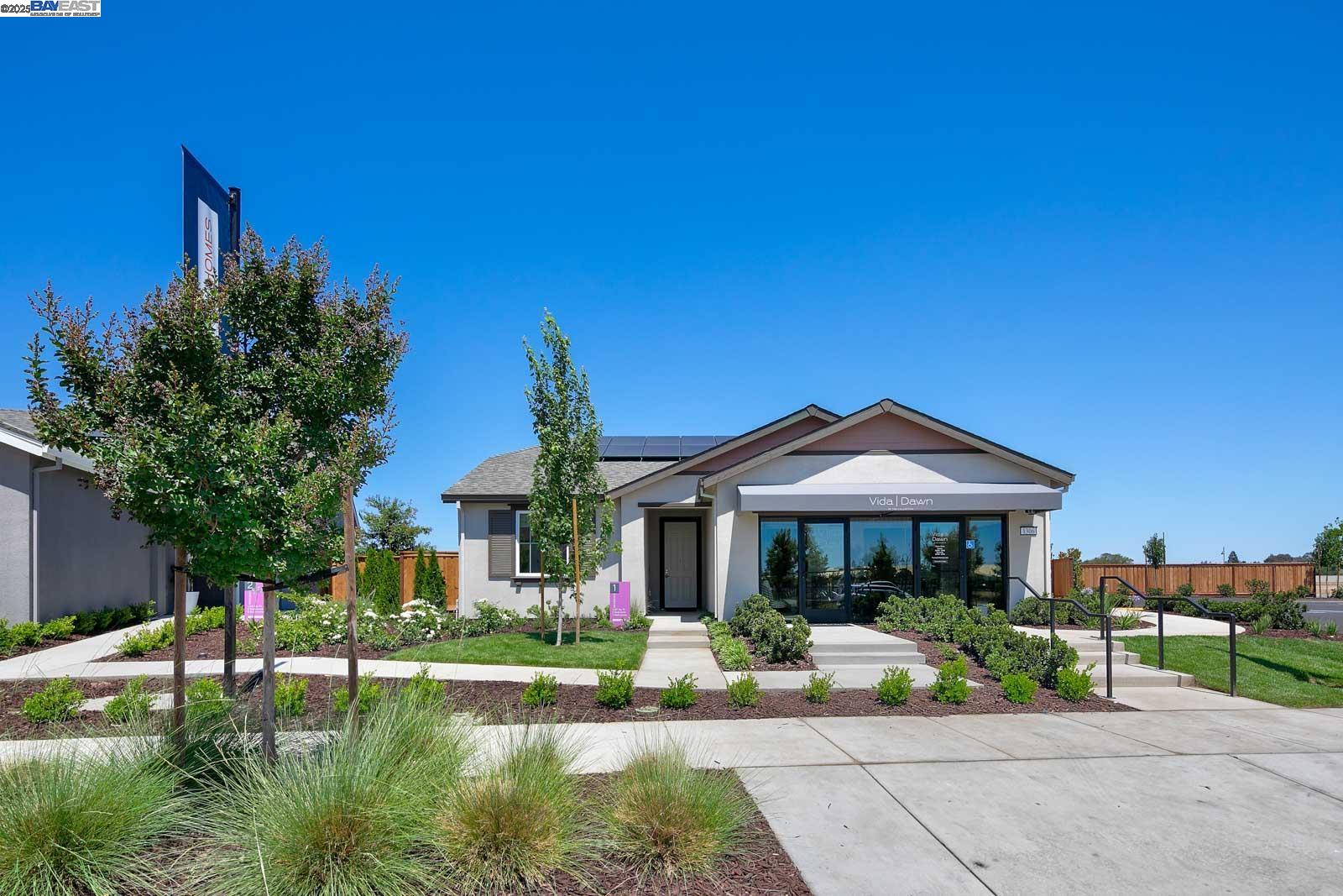 Detail Gallery Image 1 of 30 For 1361 Marceline Drive, Manteca,  CA 95336 - 2 Beds | 2 Baths