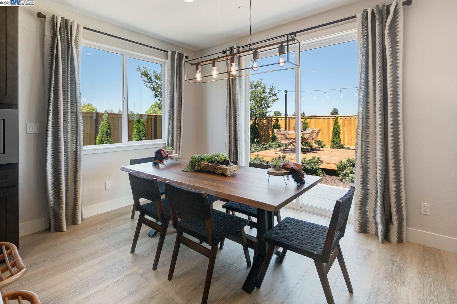Detail Gallery Image 14 of 30 For 1361 Marceline Drive, Manteca,  CA 95336 - 2 Beds | 2 Baths