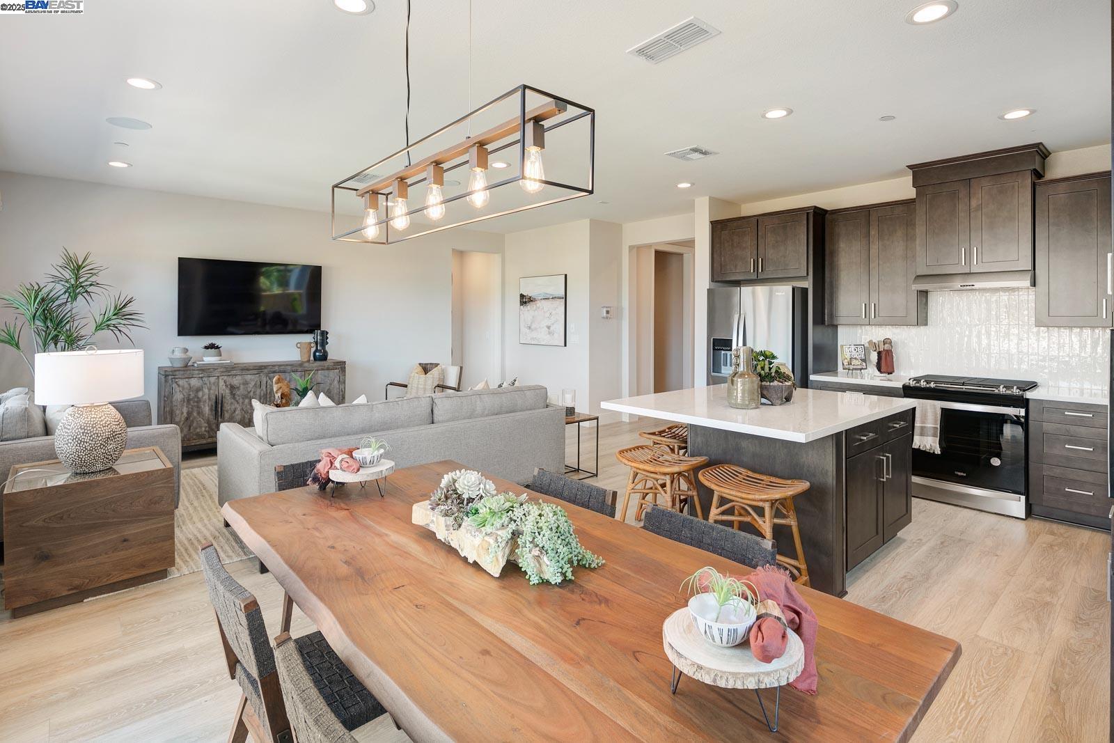 Detail Gallery Image 15 of 30 For 1361 Marceline Drive, Manteca,  CA 95336 - 2 Beds | 2 Baths