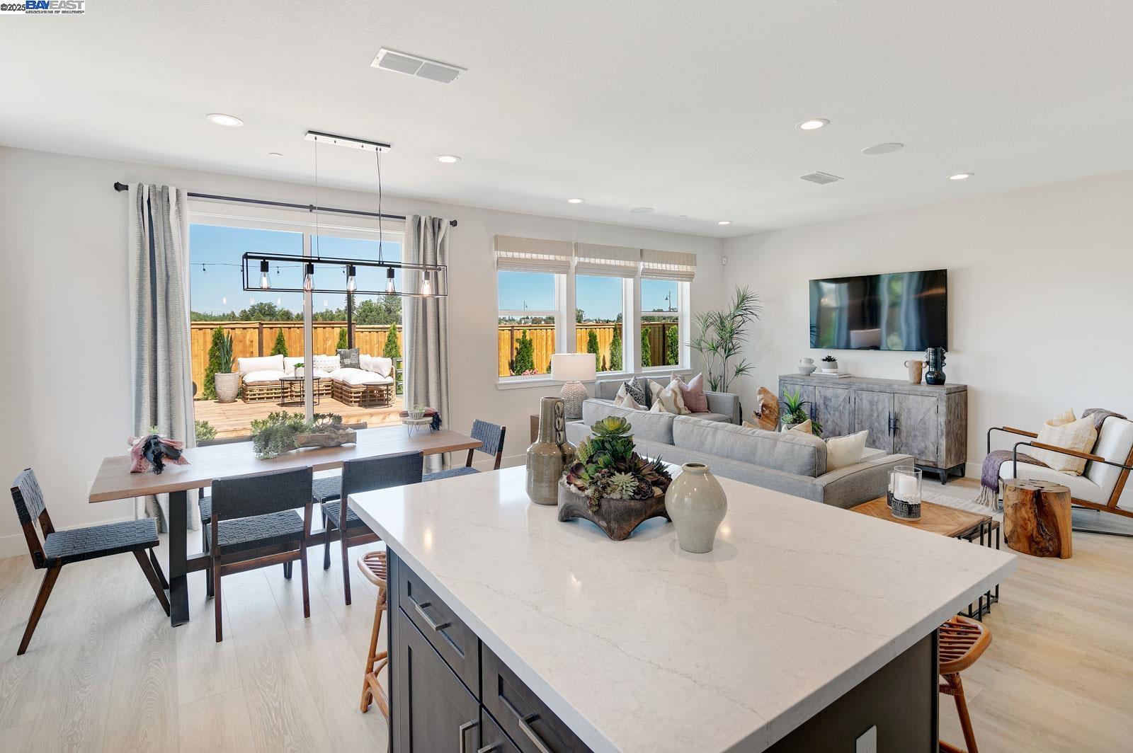 Detail Gallery Image 16 of 30 For 1361 Marceline Drive, Manteca,  CA 95336 - 2 Beds | 2 Baths