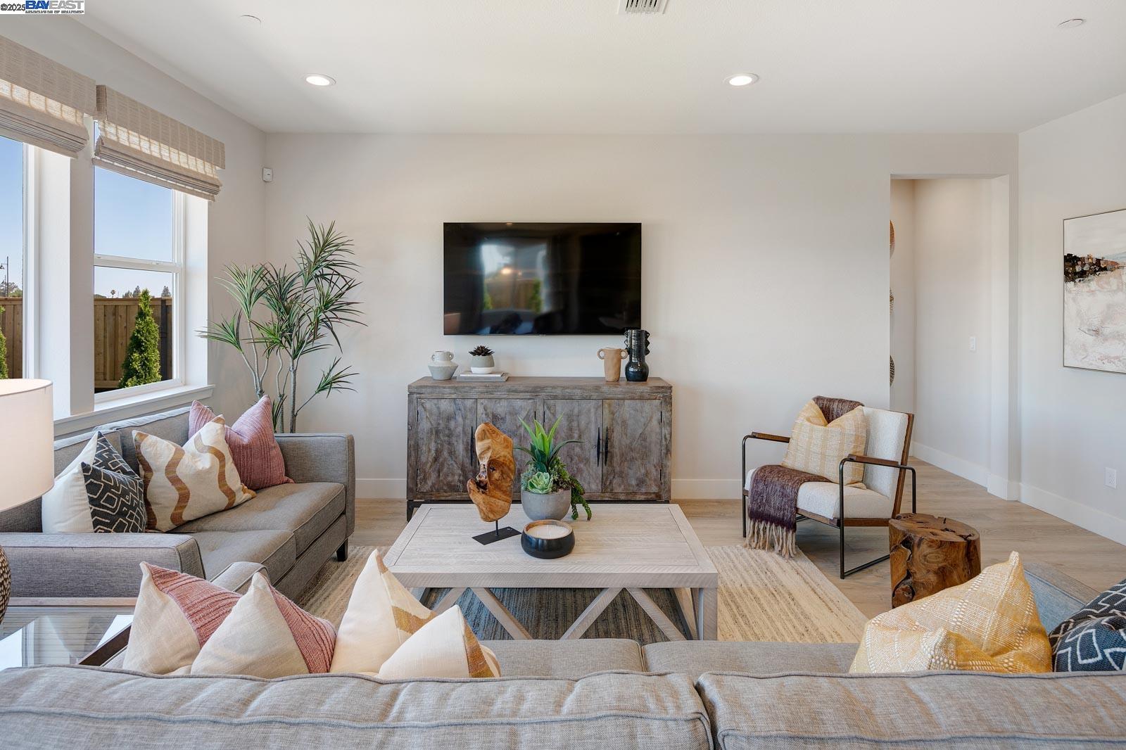Detail Gallery Image 10 of 30 For 1361 Marceline Drive, Manteca,  CA 95336 - 2 Beds | 2 Baths