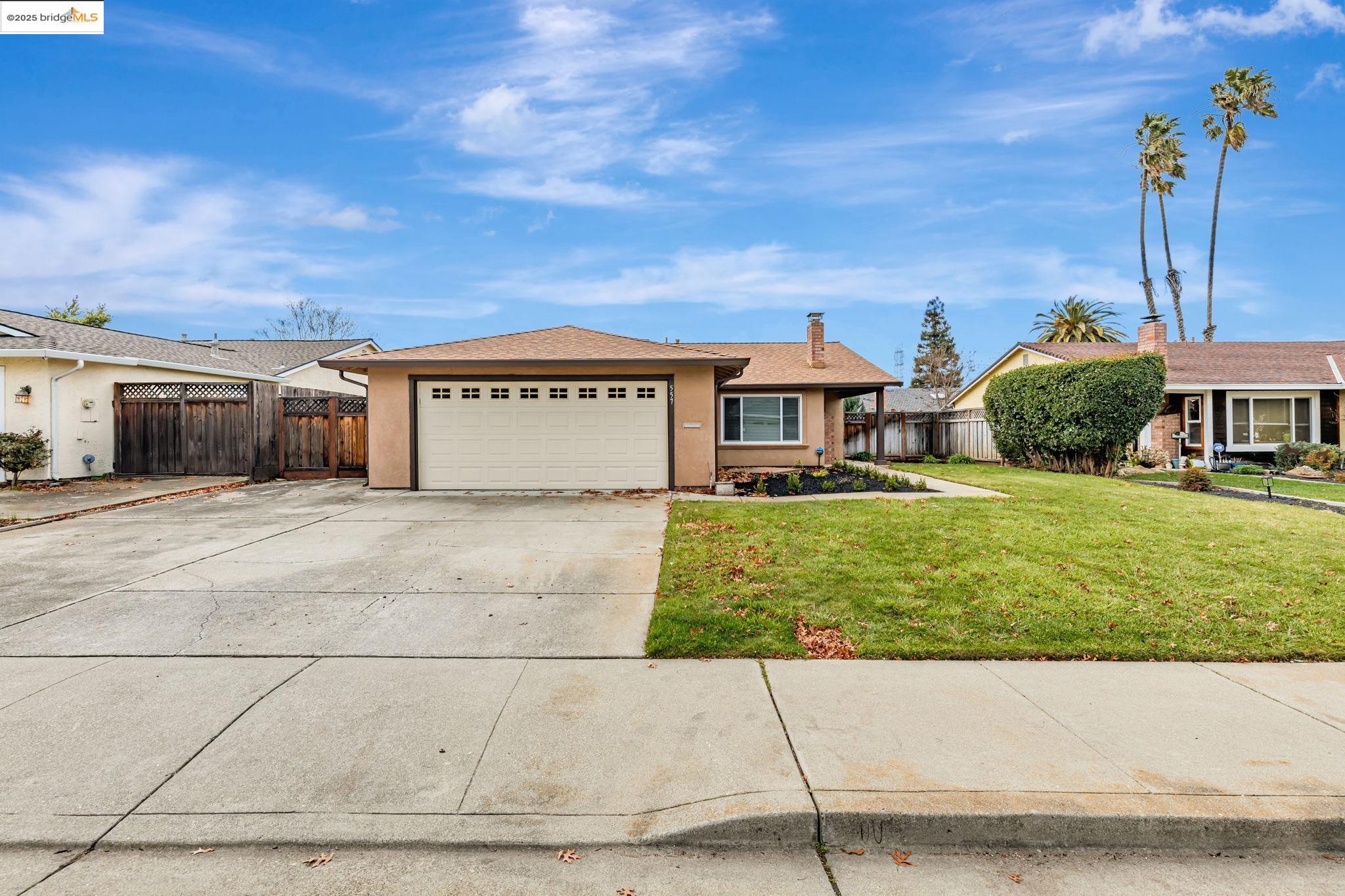 Detail Gallery Image 1 of 1 For 557 Debra St, Livermore,  CA 94550 - 4 Beds | 2 Baths