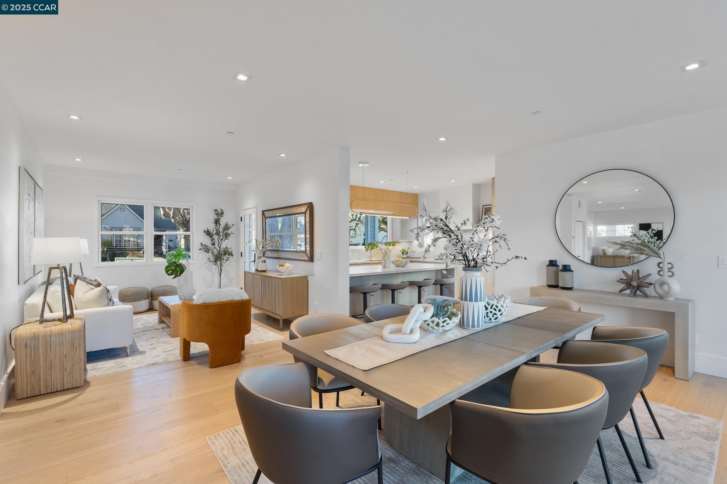 Detail Gallery Image 14 of 40 For 524 Oak Grove Ave., Burlingame,  CA 94010 - 4 Beds | 3/1 Baths