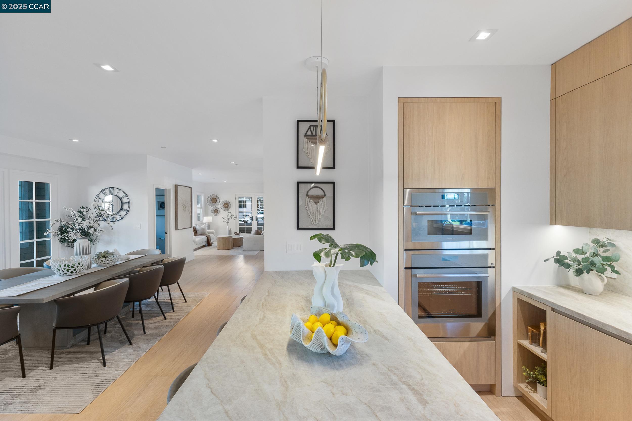 Detail Gallery Image 19 of 40 For 524 Oak Grove Ave., Burlingame,  CA 94010 - 4 Beds | 3/1 Baths