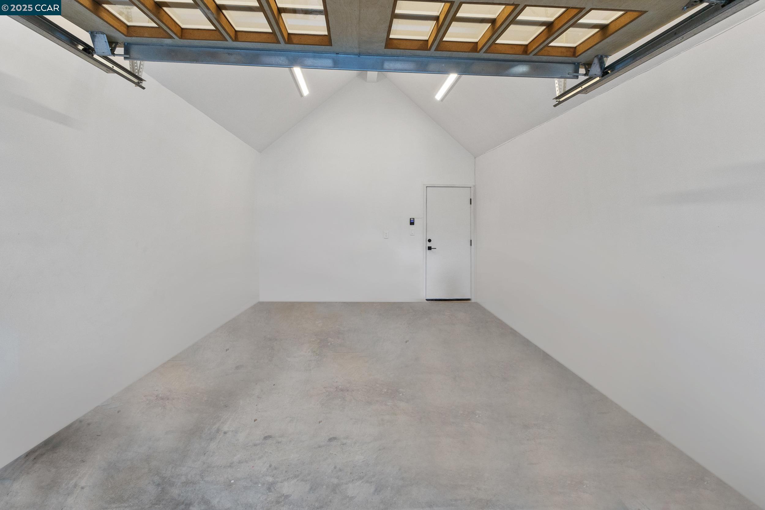 Detail Gallery Image 26 of 40 For 524 Oak Grove Ave., Burlingame,  CA 94010 - 4 Beds | 3/1 Baths