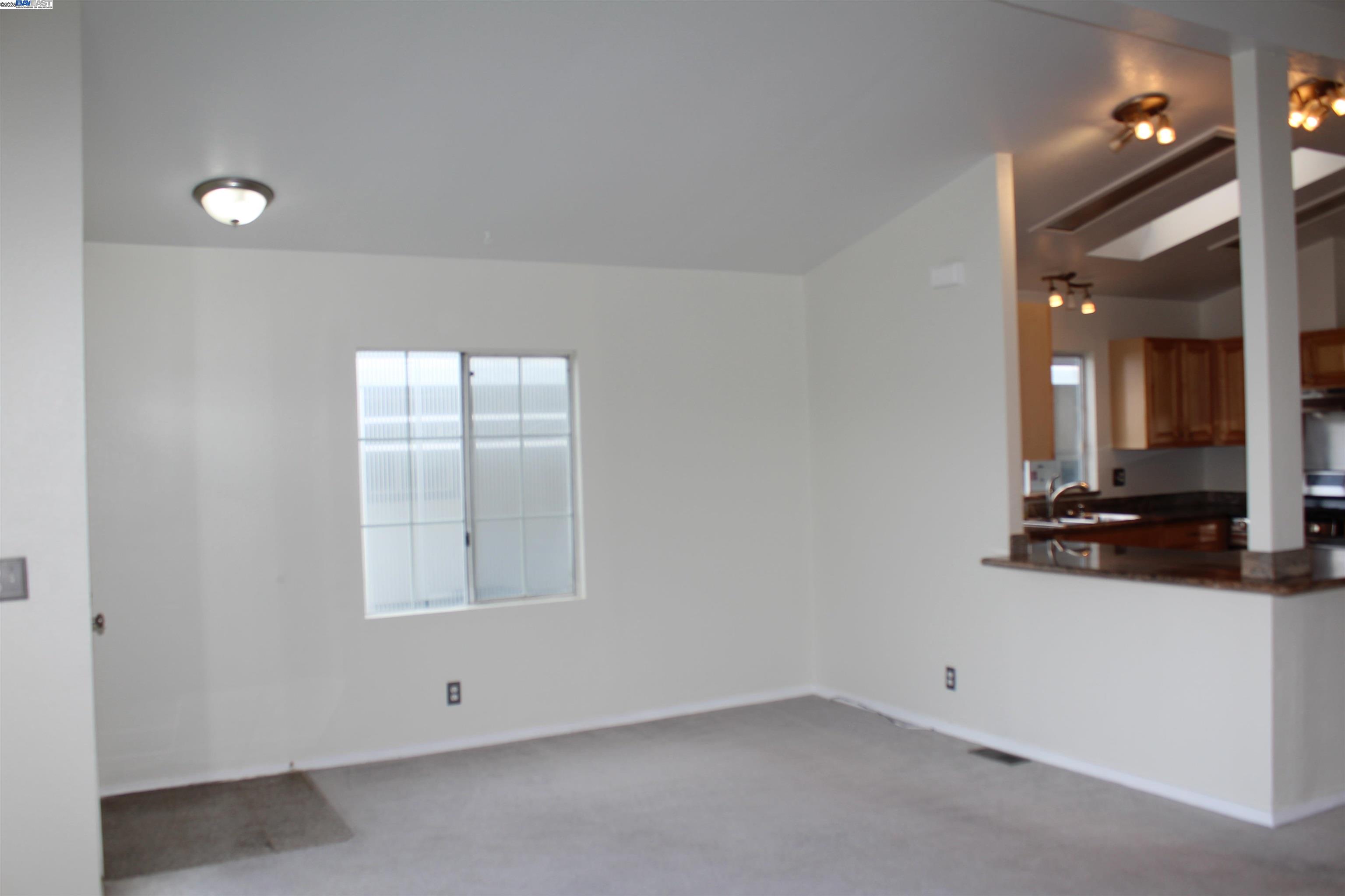 property-img
