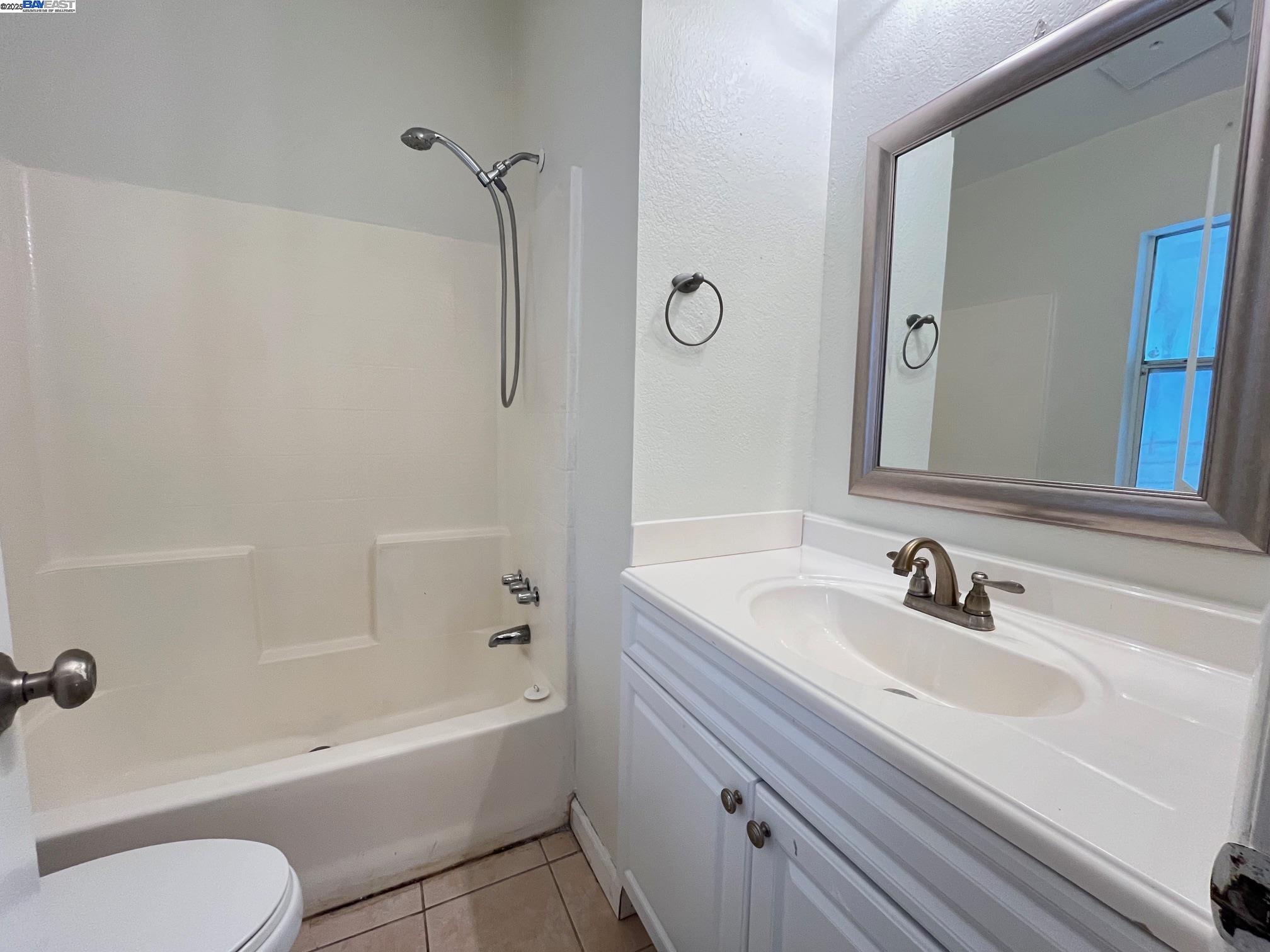 property-img