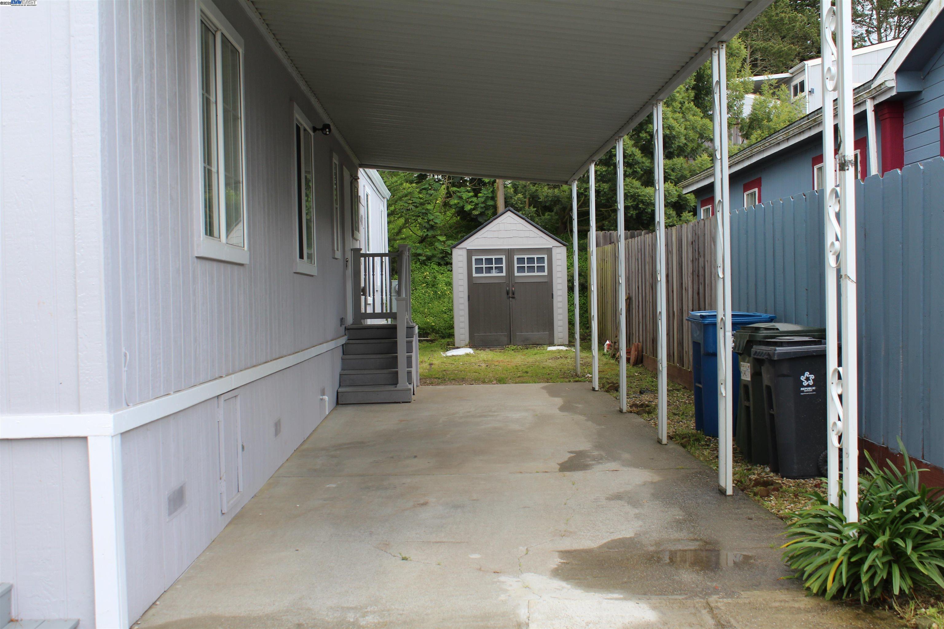 property-img