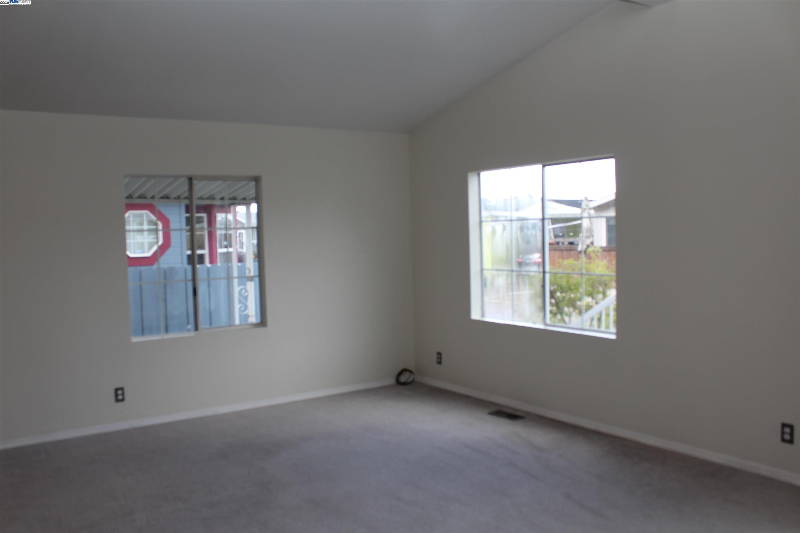 property-img