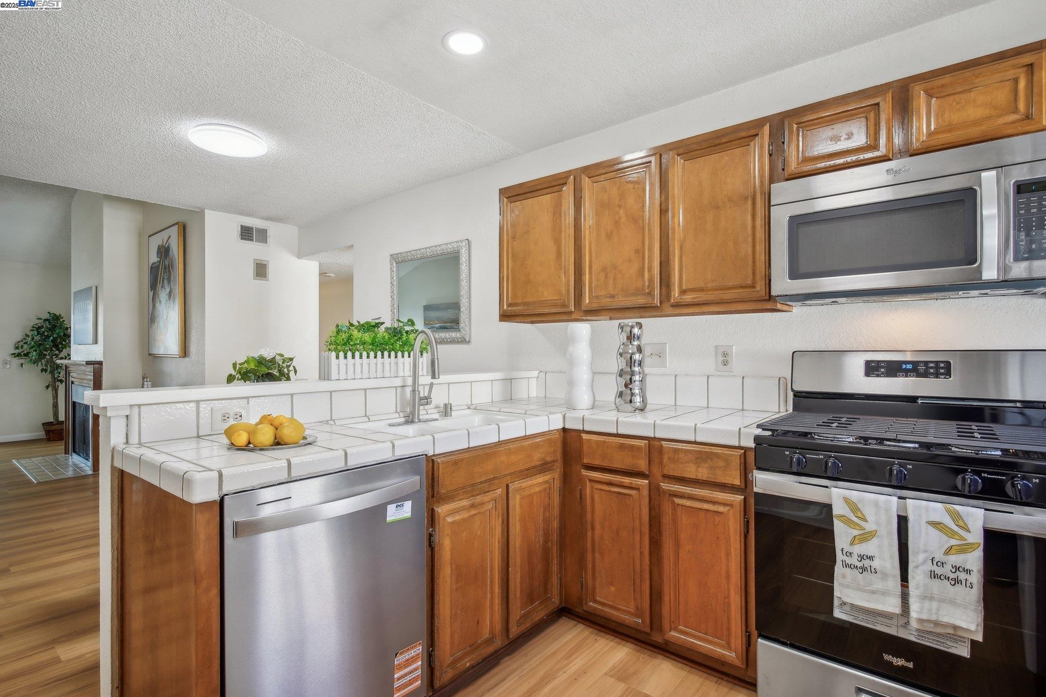 Detail Gallery Image 10 of 25 For 3485 Bridgewood Ter #205,  Fremont,  CA 94536 - 2 Beds | 2 Baths