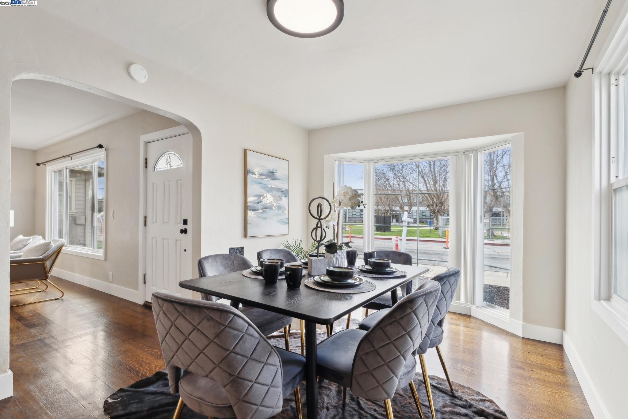 Detail Gallery Image 11 of 53 For 215 Central Ave, Alameda,  CA 94501 - 2 Beds | 1 Baths