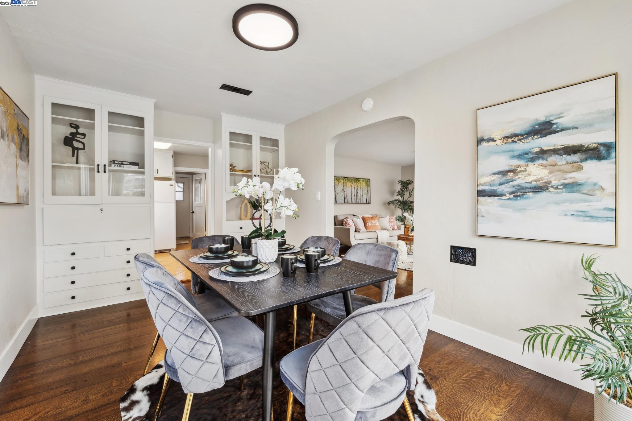 Detail Gallery Image 12 of 53 For 215 Central Ave, Alameda,  CA 94501 - 2 Beds | 1 Baths