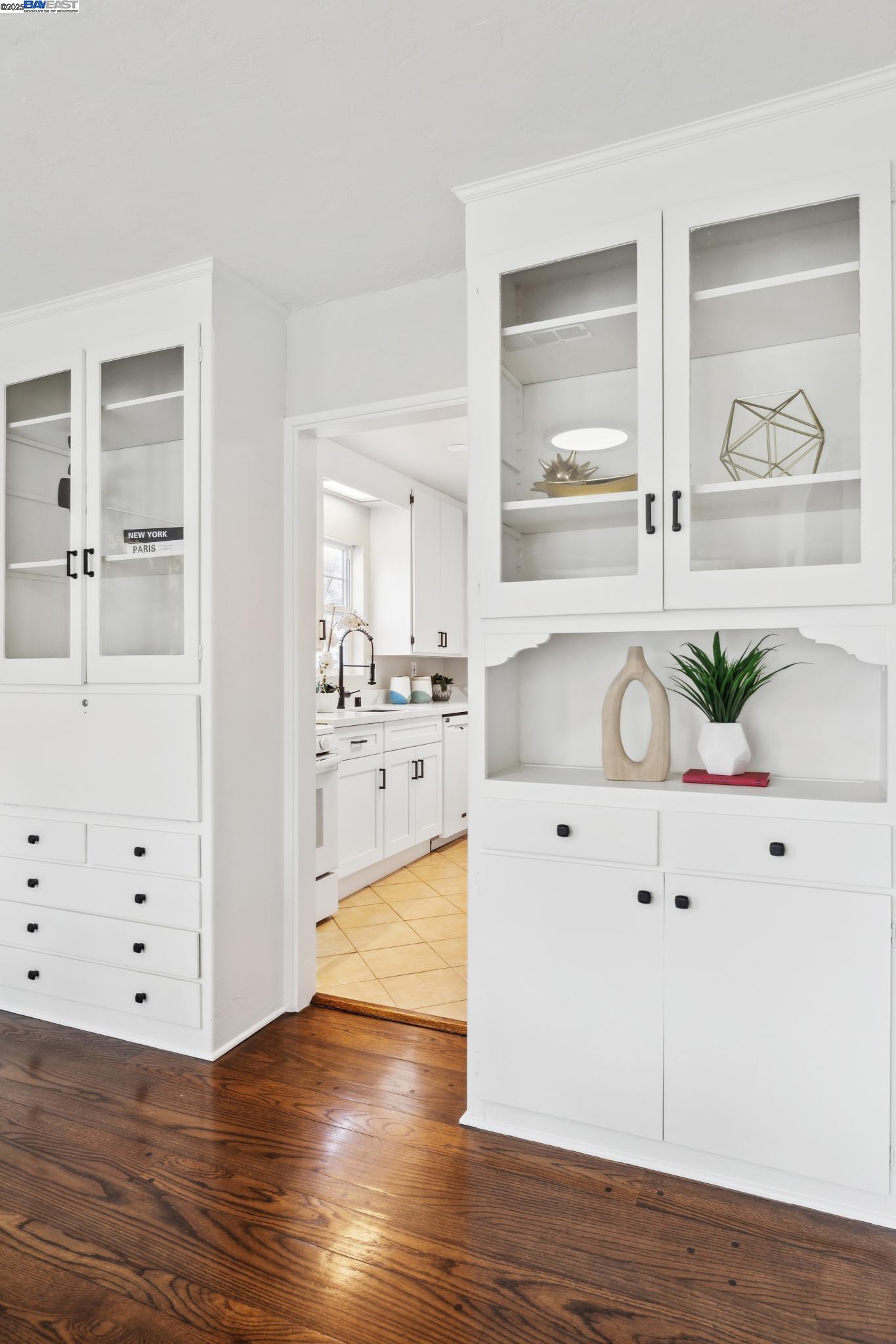 Detail Gallery Image 15 of 53 For 215 Central Ave, Alameda,  CA 94501 - 2 Beds | 1 Baths