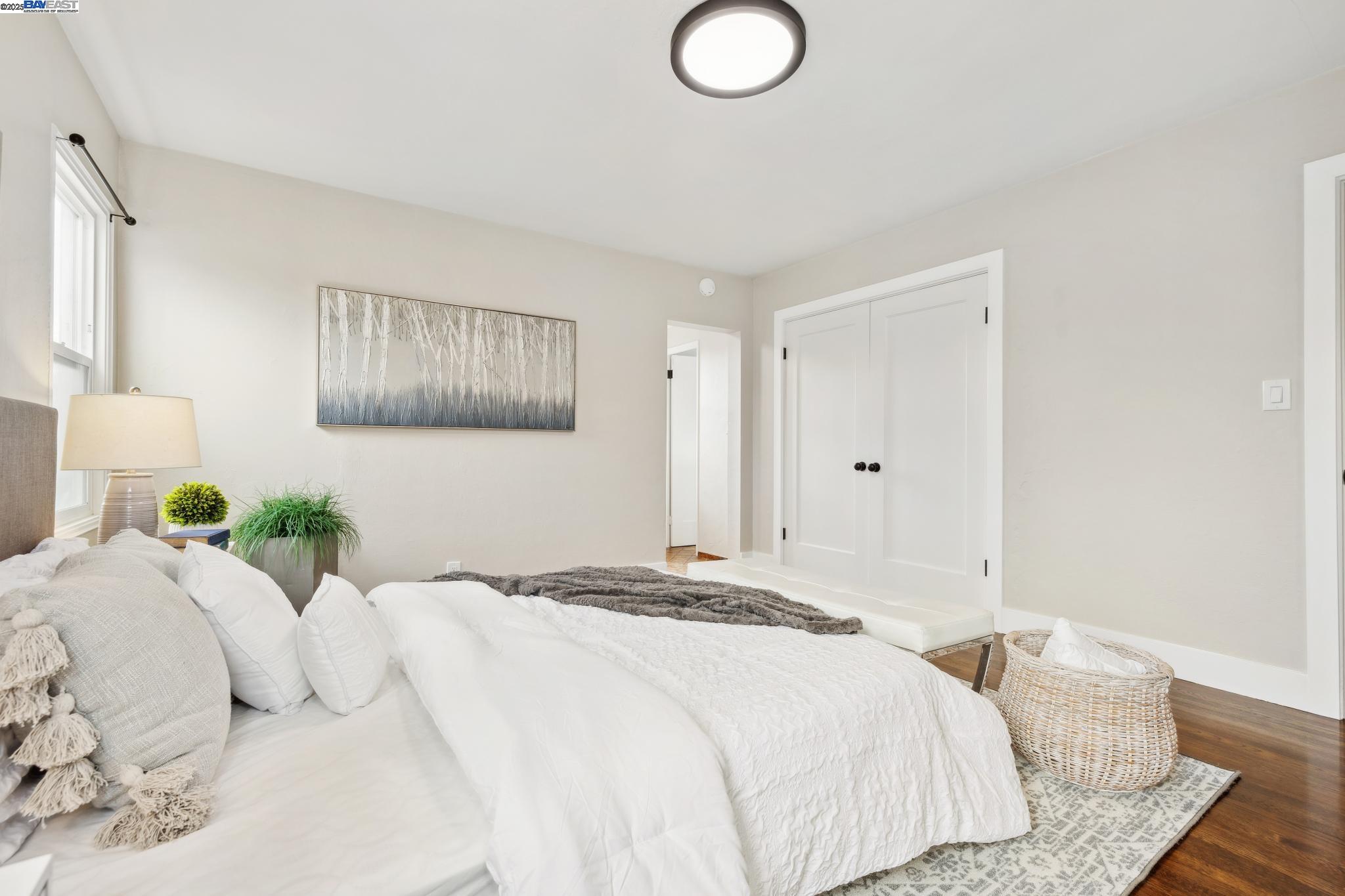 Detail Gallery Image 23 of 53 For 215 Central Ave, Alameda,  CA 94501 - 2 Beds | 1 Baths