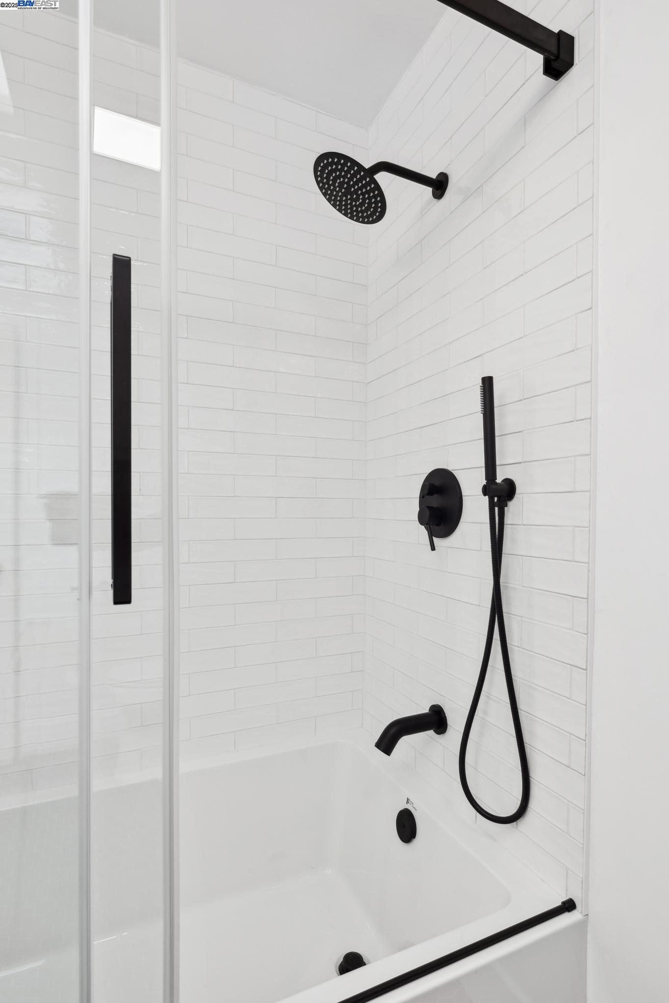 Detail Gallery Image 35 of 53 For 215 Central Ave, Alameda,  CA 94501 - 2 Beds | 1 Baths