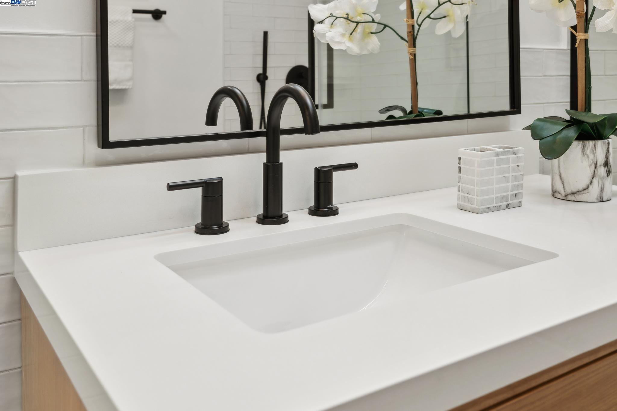 Detail Gallery Image 36 of 53 For 215 Central Ave, Alameda,  CA 94501 - 2 Beds | 1 Baths