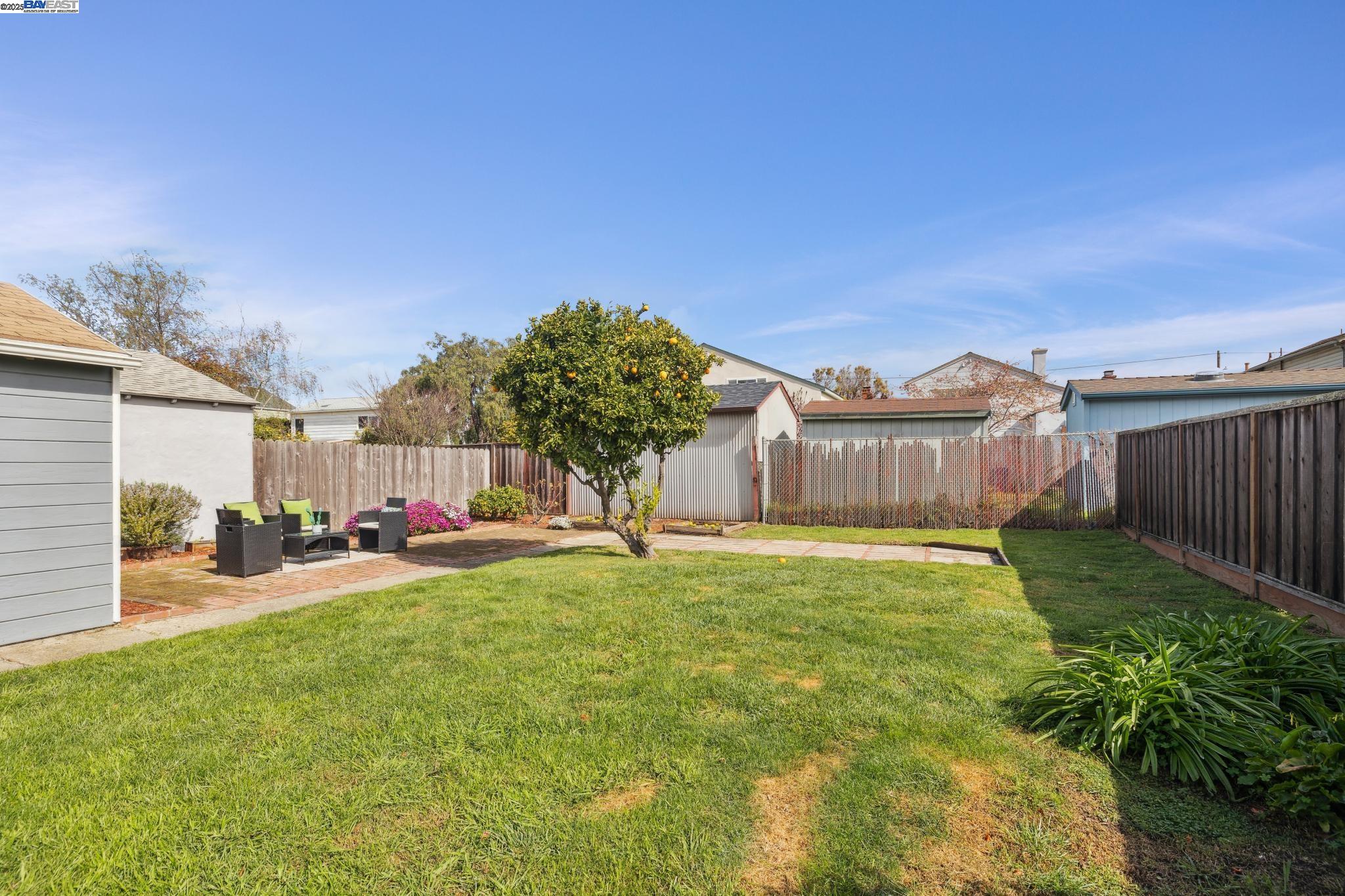 Detail Gallery Image 43 of 53 For 215 Central Ave, Alameda,  CA 94501 - 2 Beds | 1 Baths