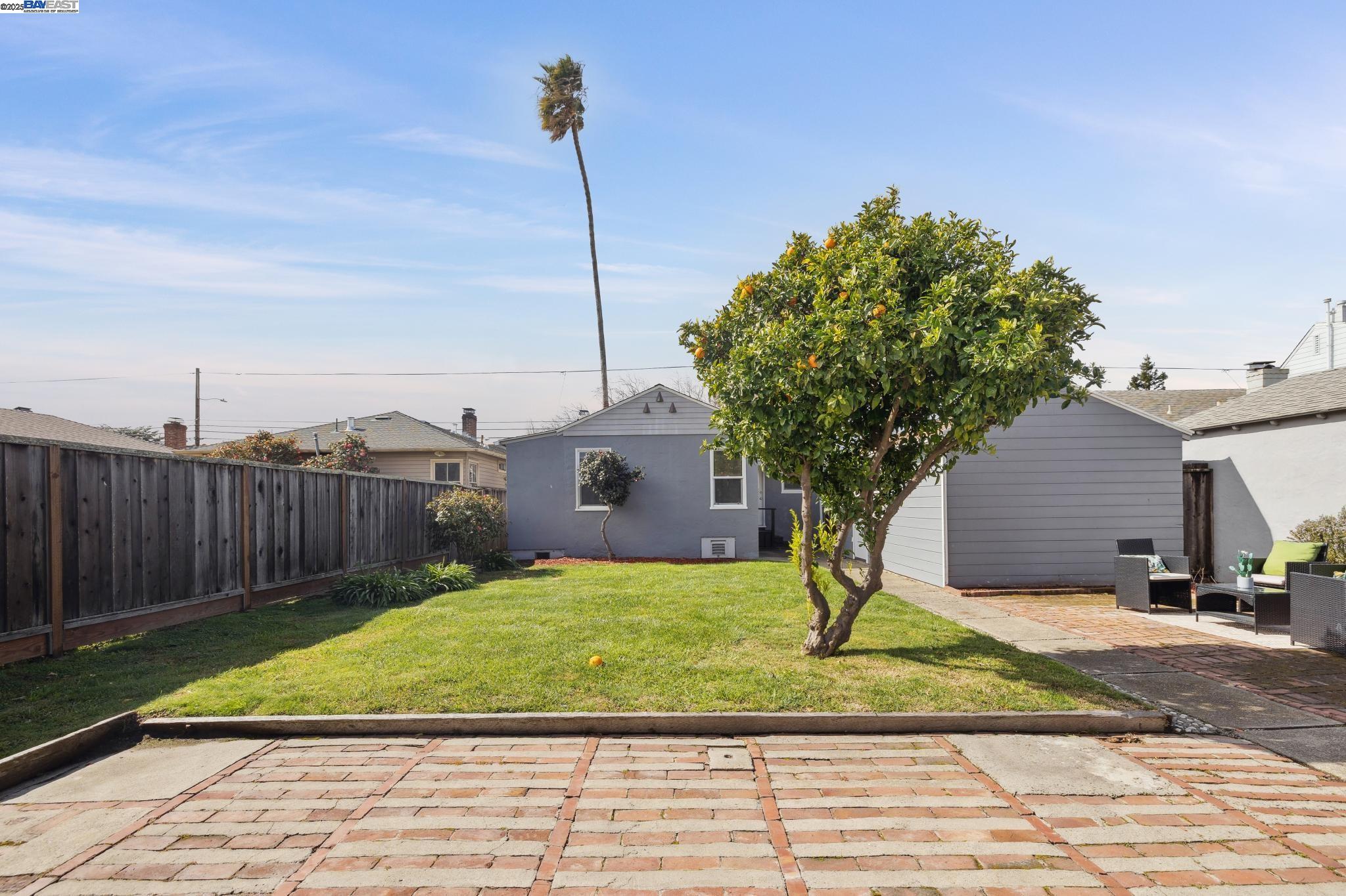 Detail Gallery Image 46 of 53 For 215 Central Ave, Alameda,  CA 94501 - 2 Beds | 1 Baths