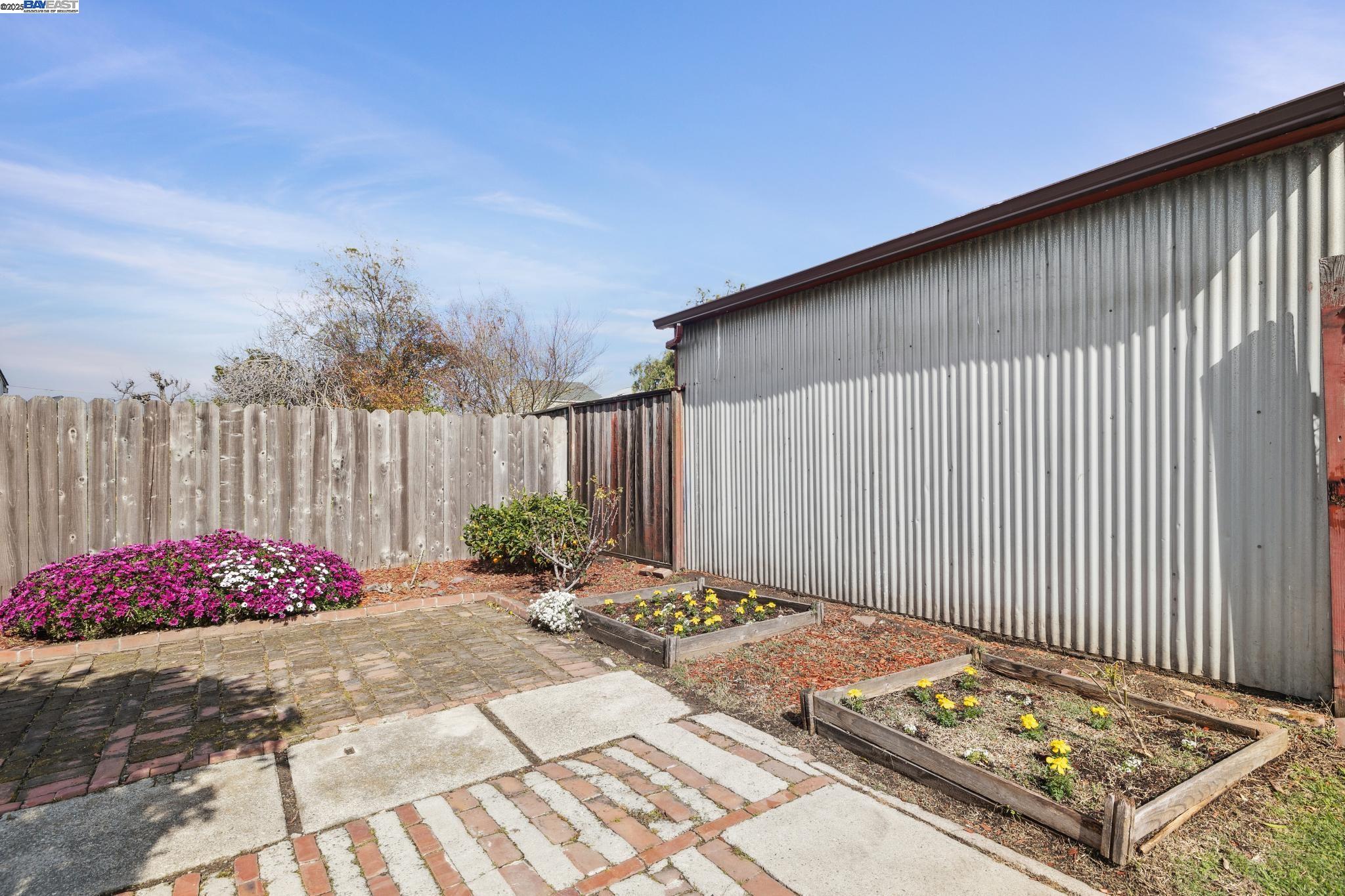 Detail Gallery Image 47 of 53 For 215 Central Ave, Alameda,  CA 94501 - 2 Beds | 1 Baths