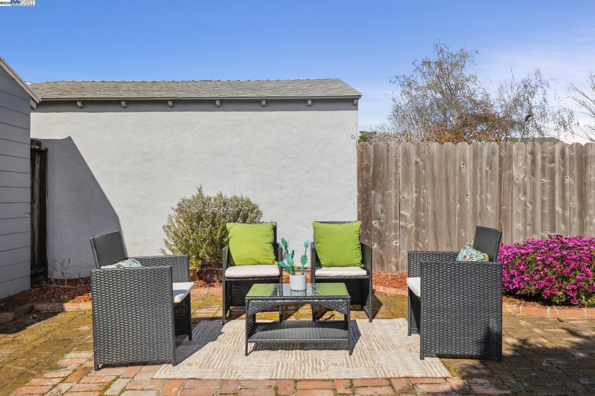 Detail Gallery Image 53 of 53 For 215 Central Ave, Alameda,  CA 94501 - 2 Beds | 1 Baths