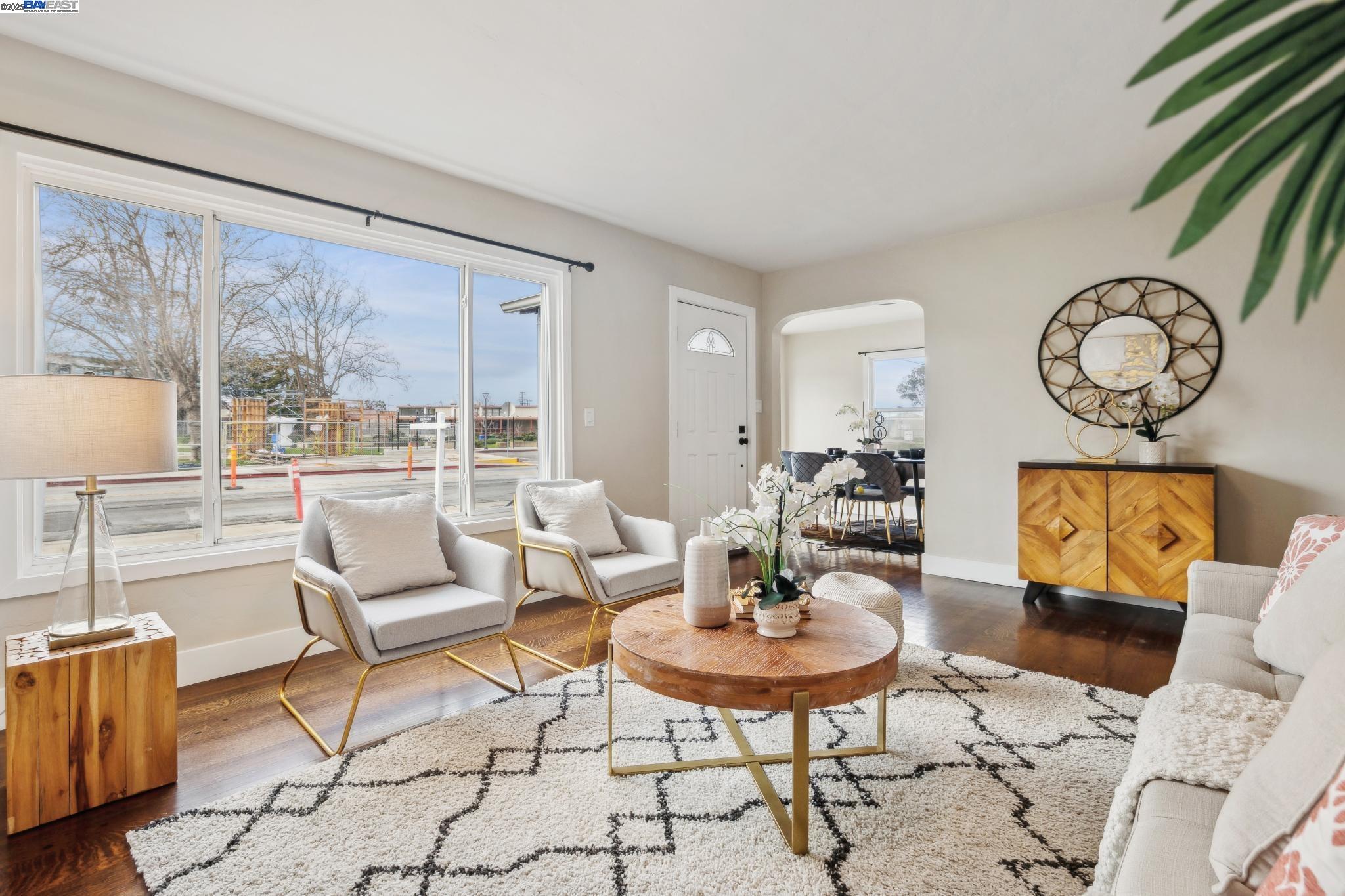 Detail Gallery Image 7 of 53 For 215 Central Ave, Alameda,  CA 94501 - 2 Beds | 1 Baths