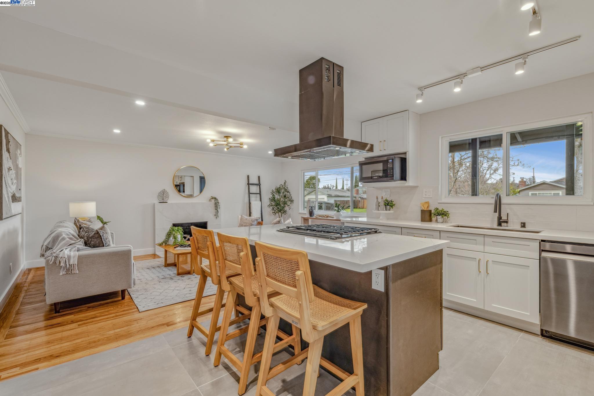 915 Honora Ave, Concord, California 94518, 3 Bedrooms Bedrooms, 6 Rooms Rooms,2 BathroomsBathrooms,Residential,For Sale,915 Honora Ave,41089627